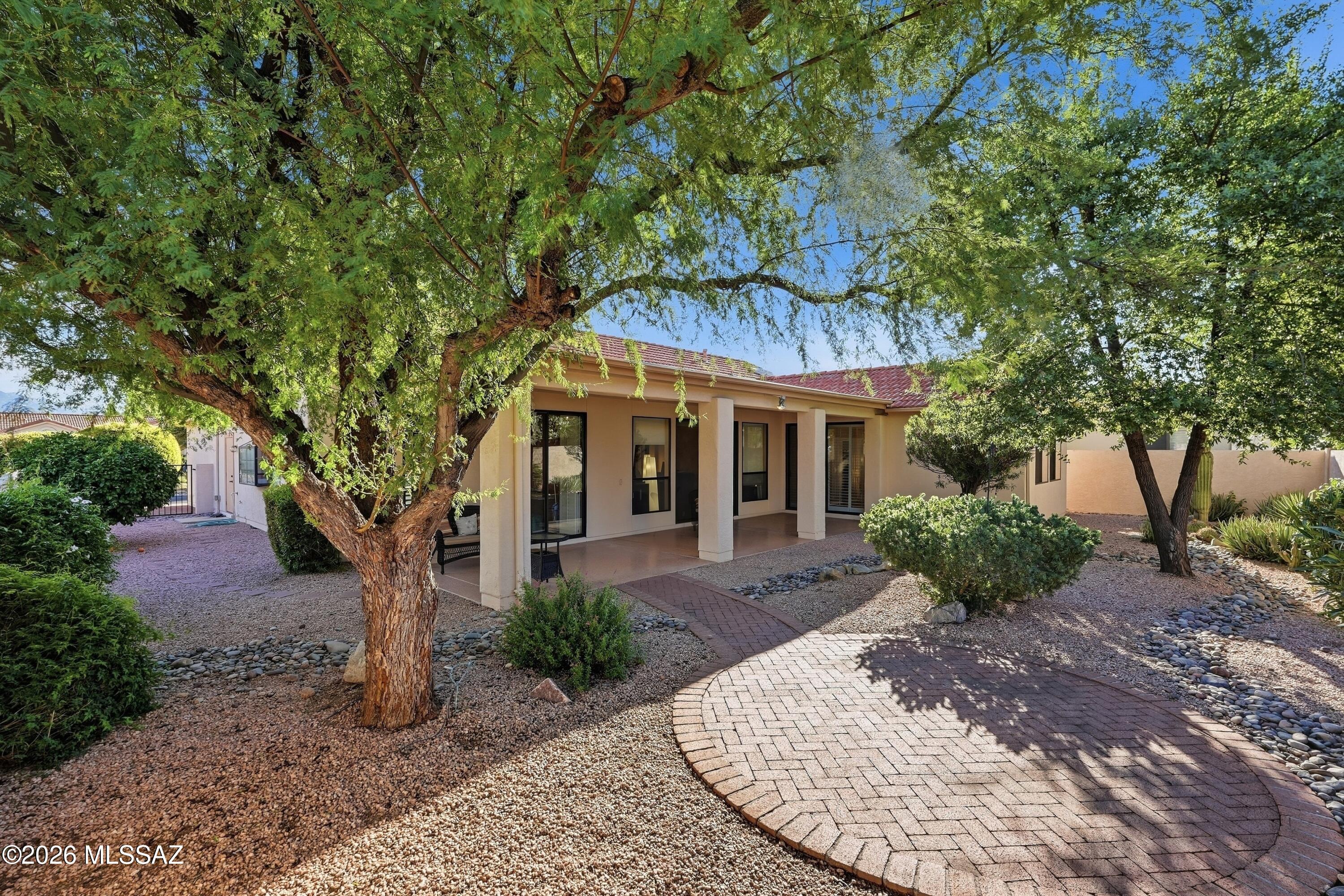 64730 E Canyon Shadows Lane