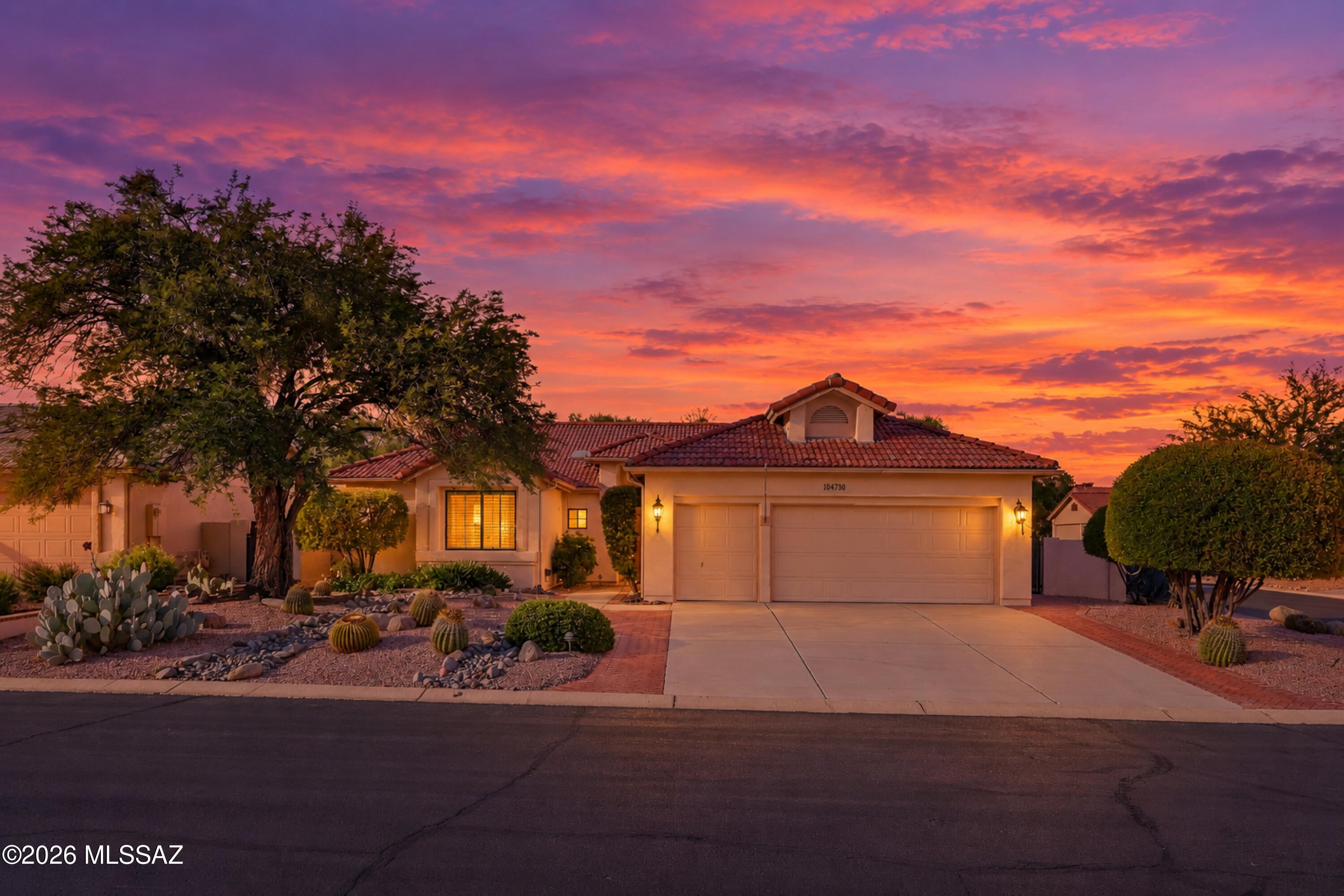 64730 E Canyon Shadows Lane