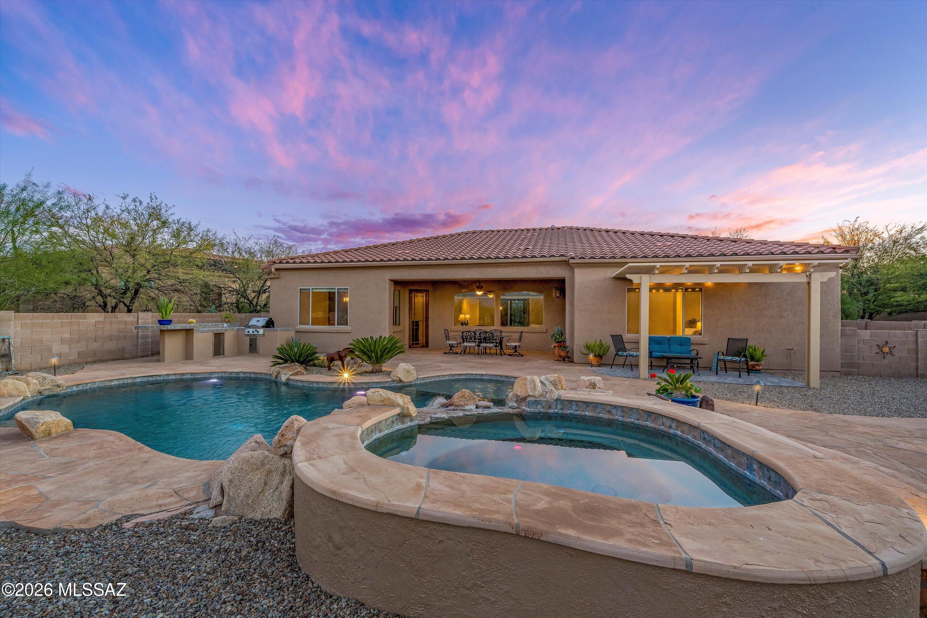 10561 S Coyote Melon Loop