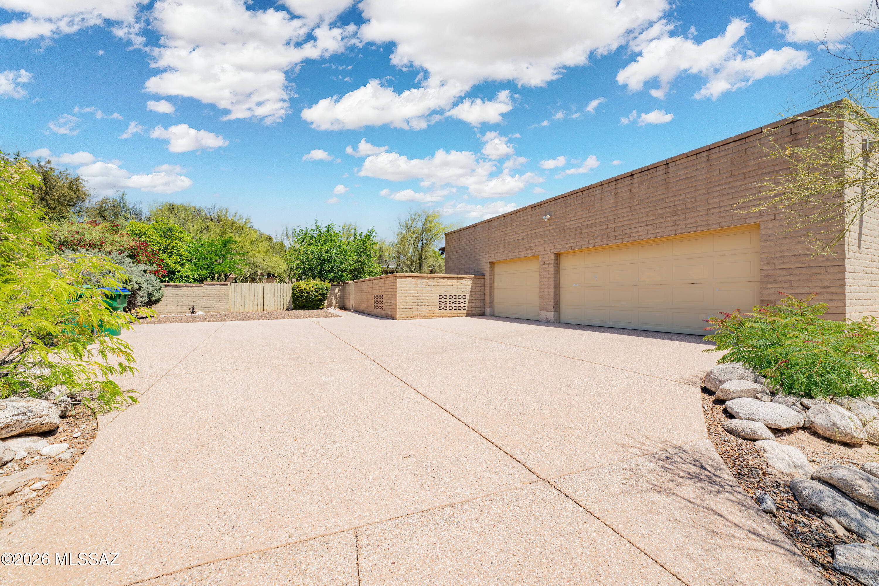 8421 E Fernhill Drive