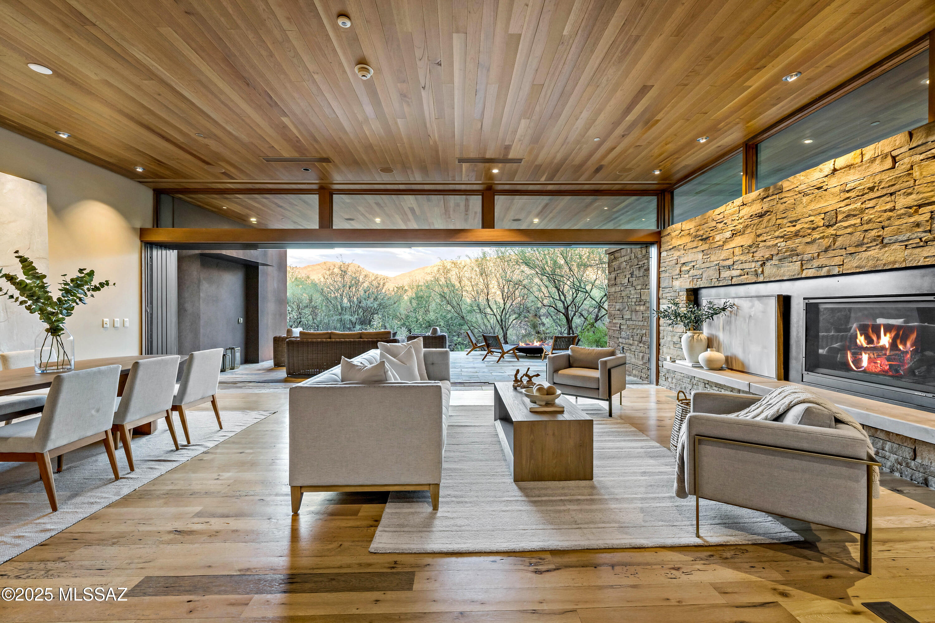 5000 E Via Estancia Miraval 8