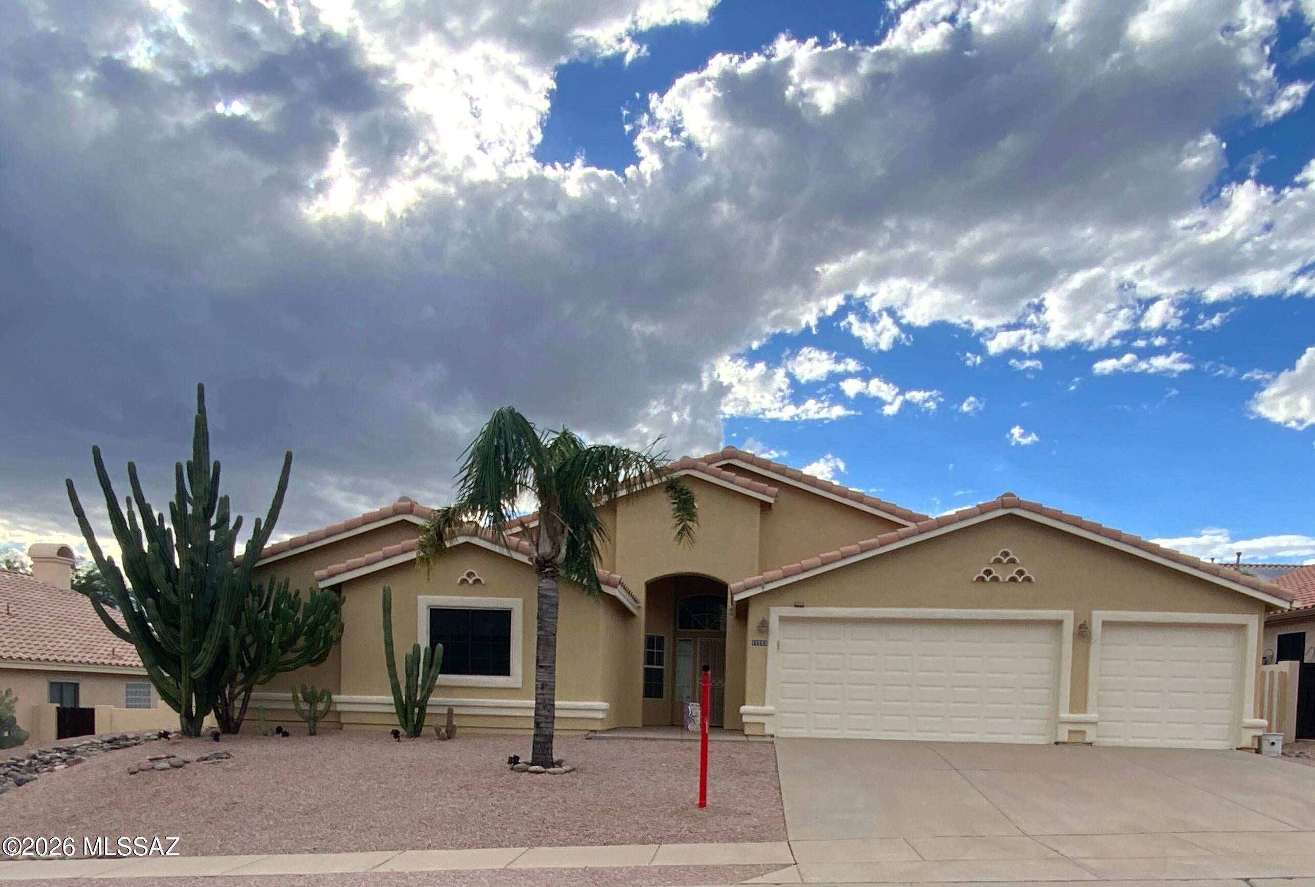 11253 N Eagle Landing Place