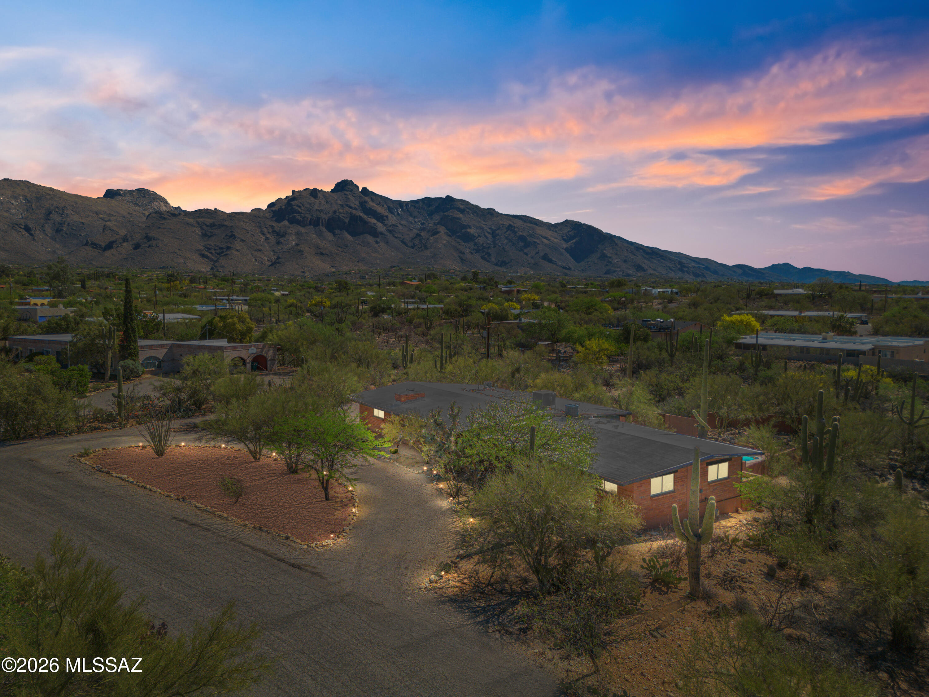 6530 N Camino De La Karina