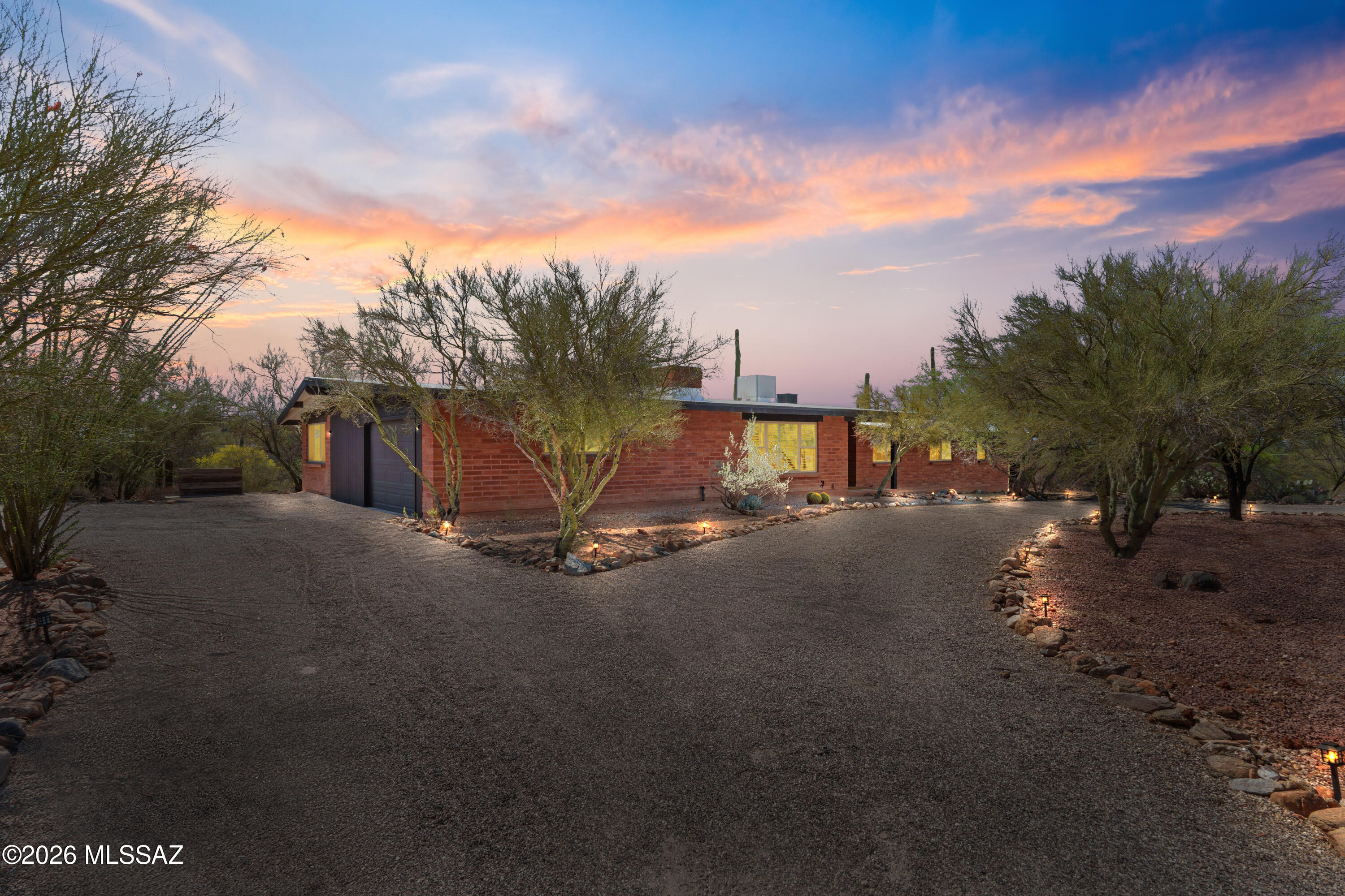 6530 N Camino De La Karina