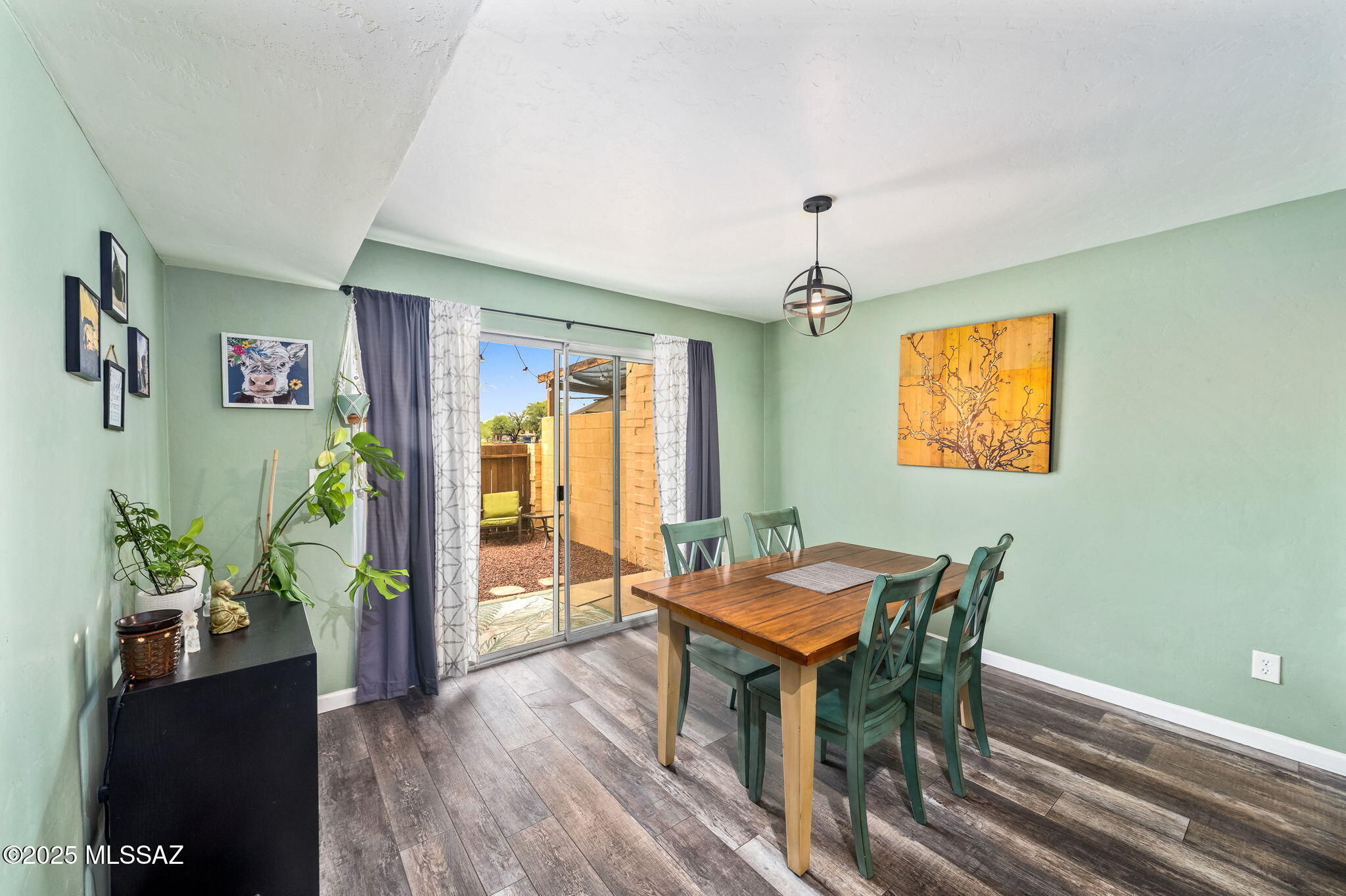 1981 N Terraza De La Cienega