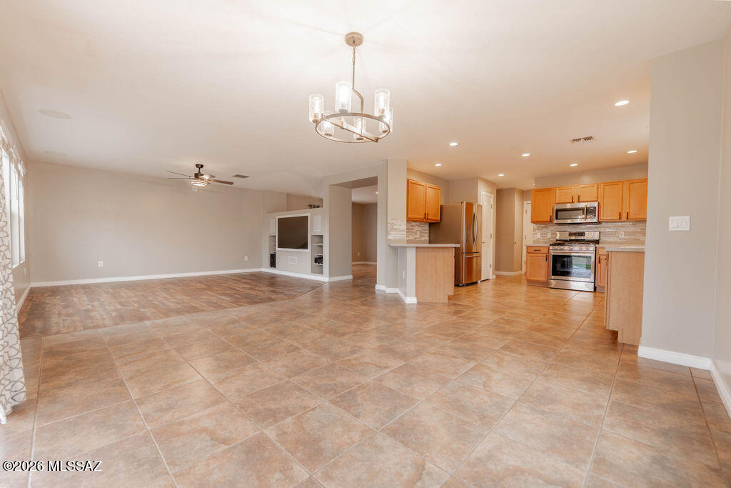 1152 W Camino Hombre Viejo