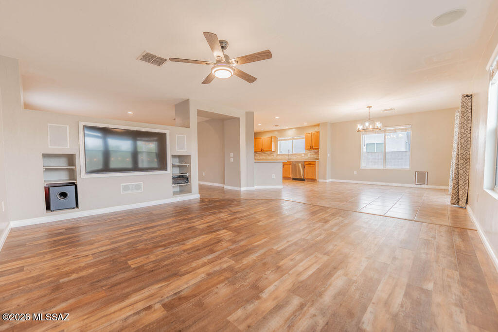 1152 W Camino Hombre Viejo