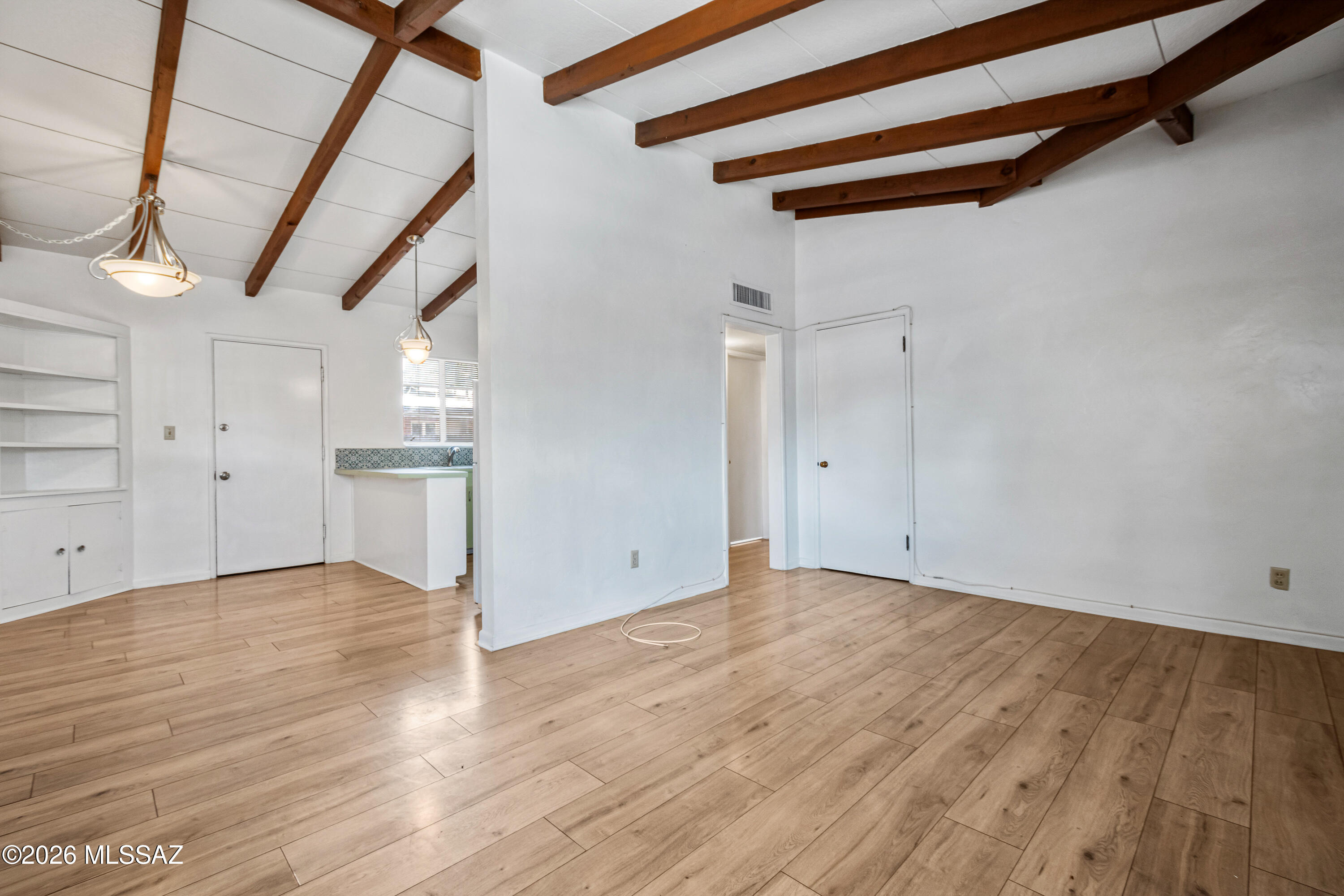 2507 E Linden Street