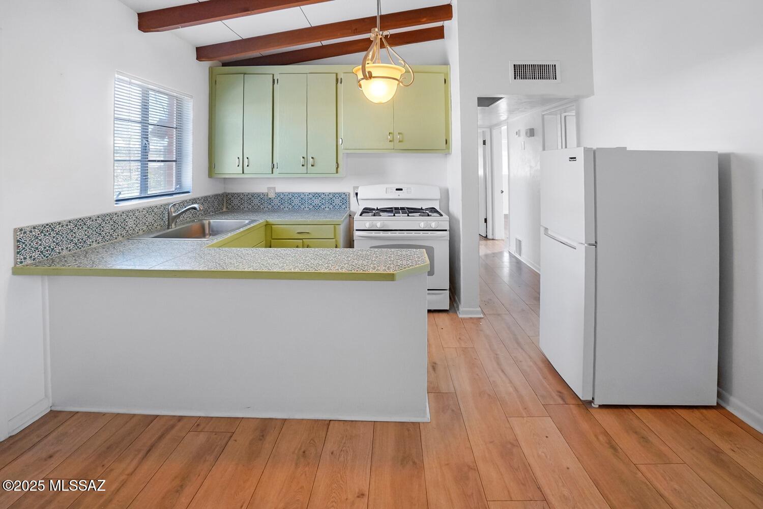 2507 E Linden Street