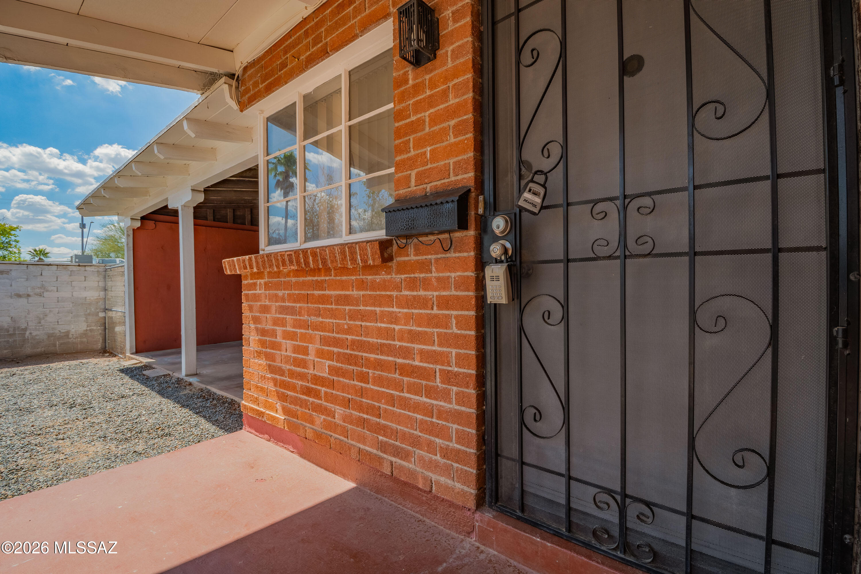 2507 E Linden Street