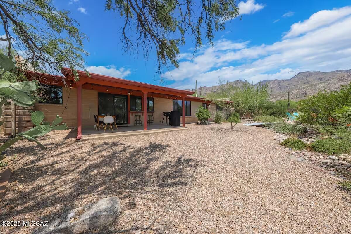 6532 N Burro Creek Place