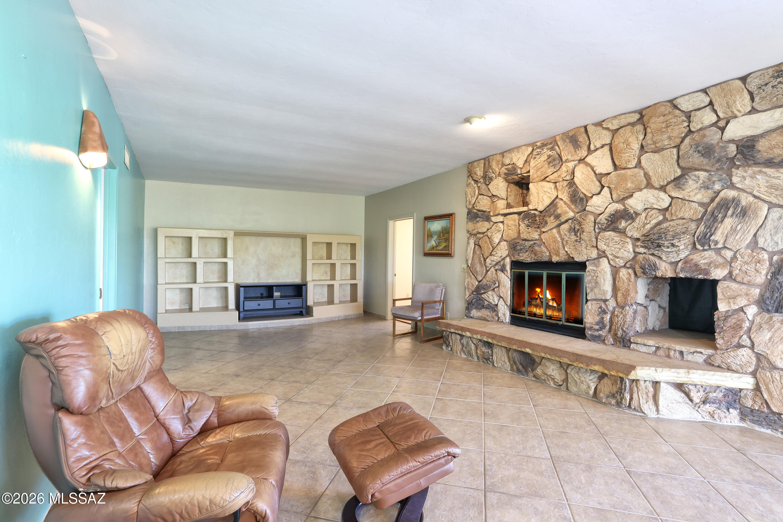 2341 W Tangerine Road