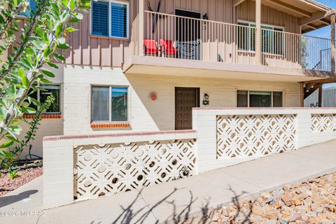 Photo of 5901 N Oracle Road #28, Tucson, AZ 85704 (MLS # 22607505)