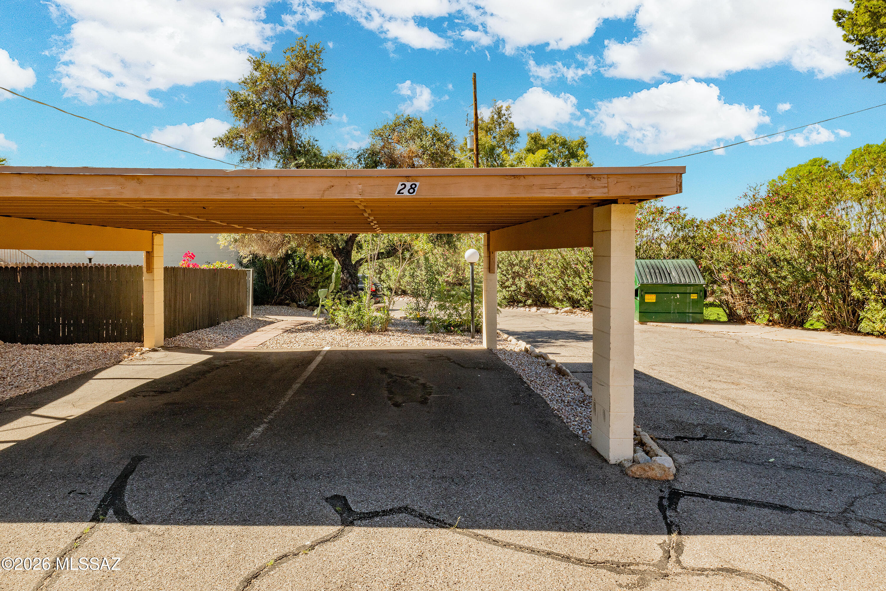 5901 N Oracle Road 28