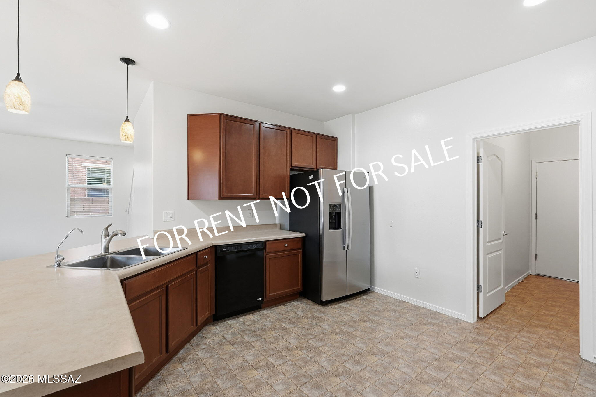 Mountain Vail Estates (136-501) - Residential Lease