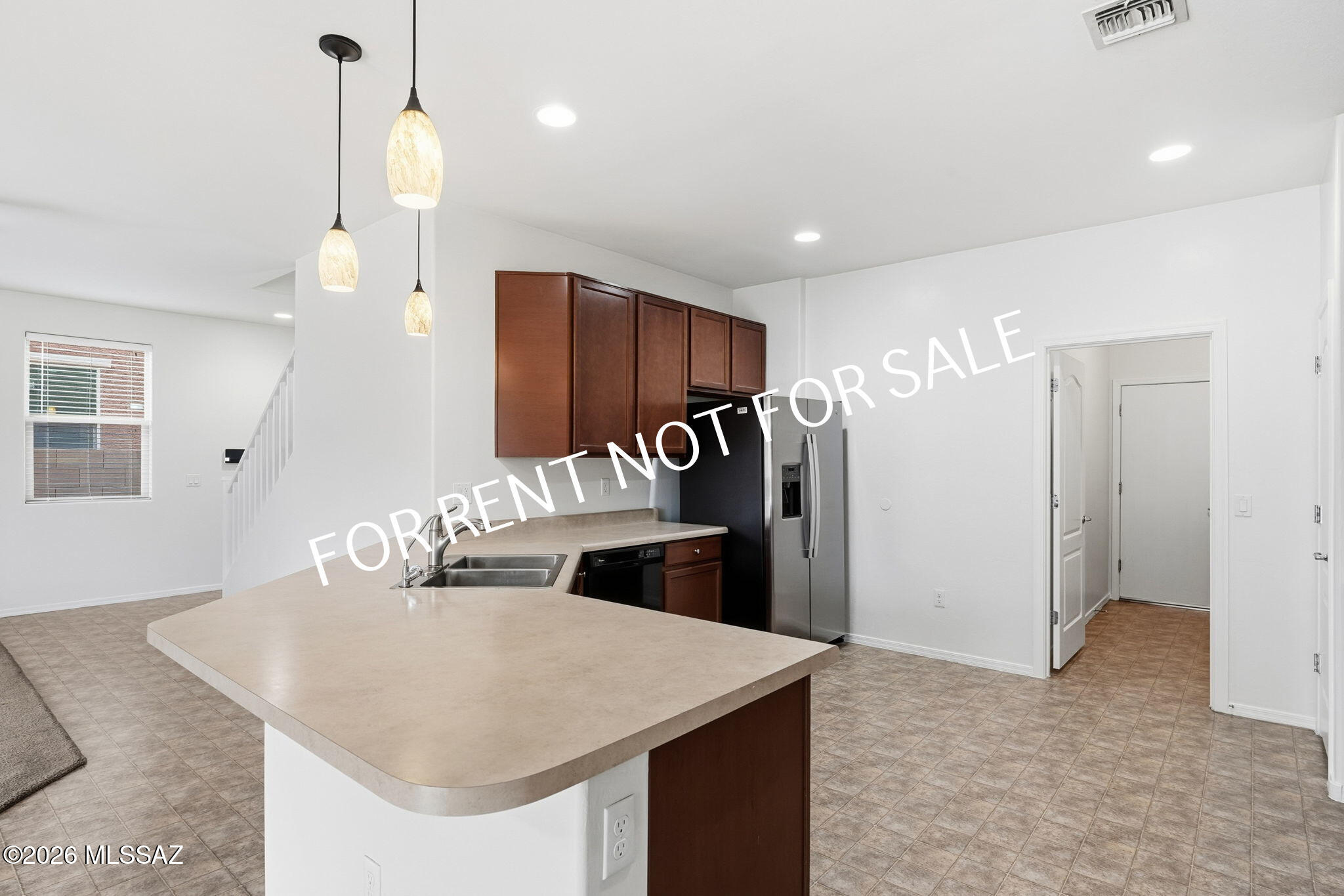 Mountain Vail Estates (136-501) - Residential Lease