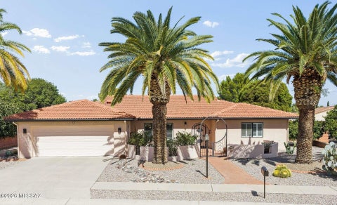 Photo of 1073 N Paseo Iris, Green Valley, AZ 85614 (MLS # 22624852)