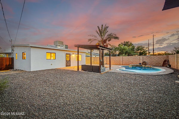 1115 E EAST CIRCLE DR, TUCSON, AZ 85719 - Image f6df1aa5bc853e902a27f292c19a778a/438704075