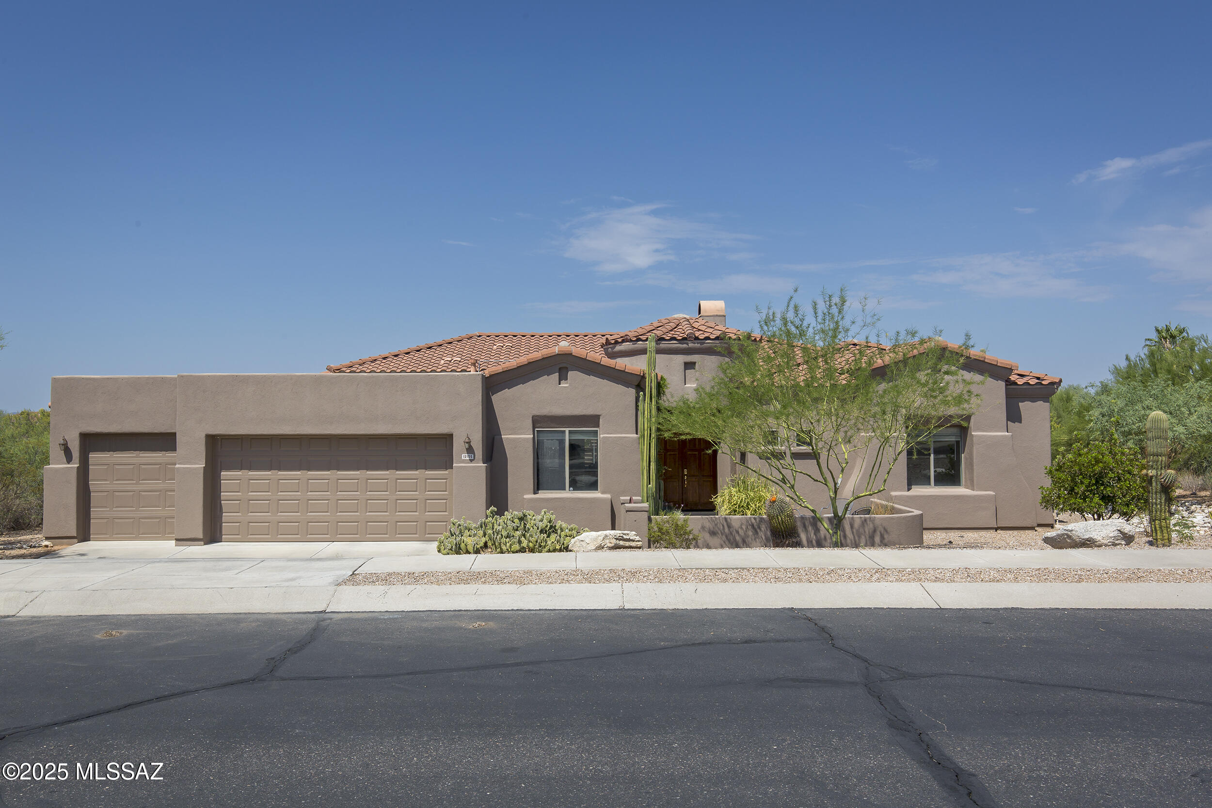 12103 N Portico Place