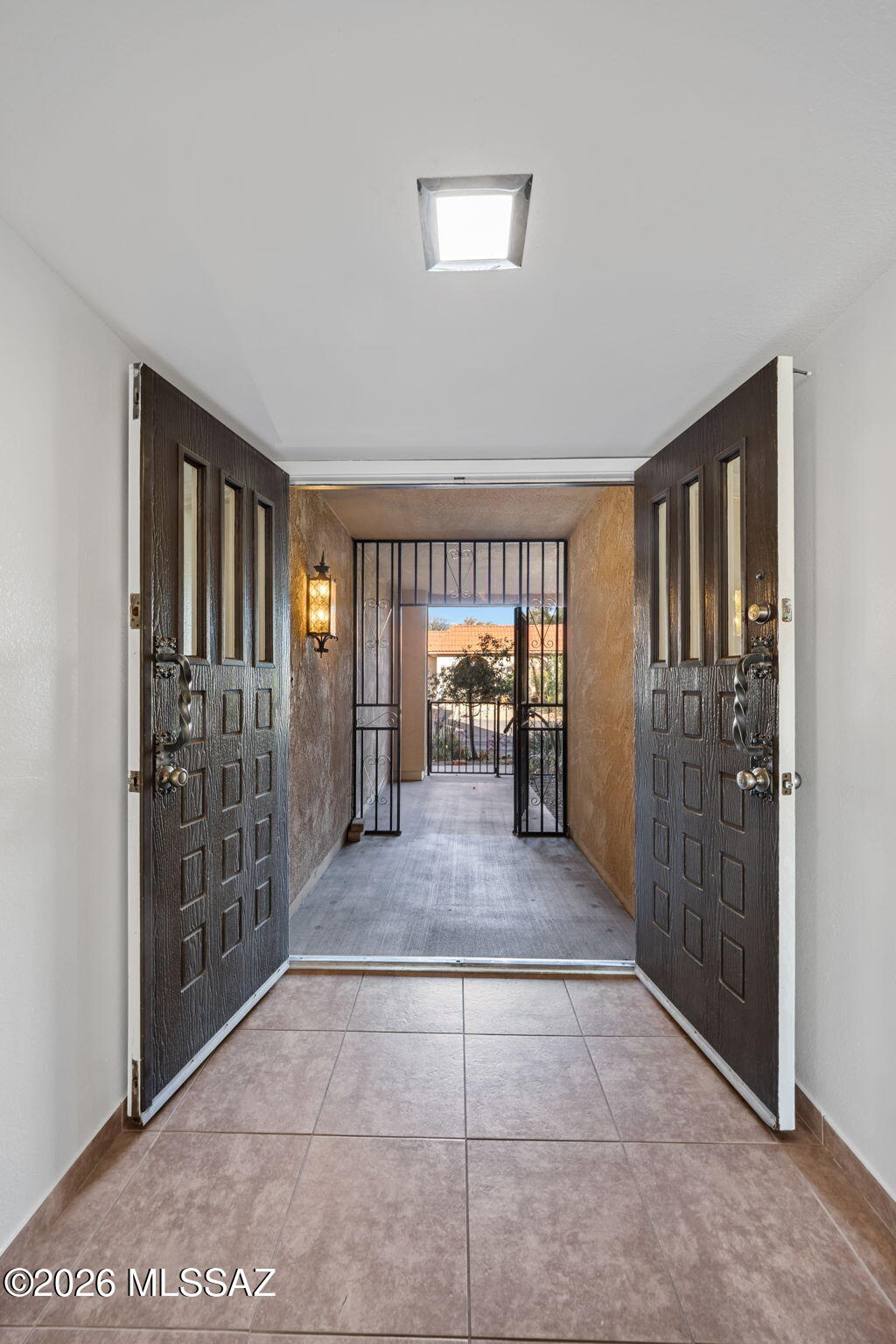 5625 N Camino De La Noche