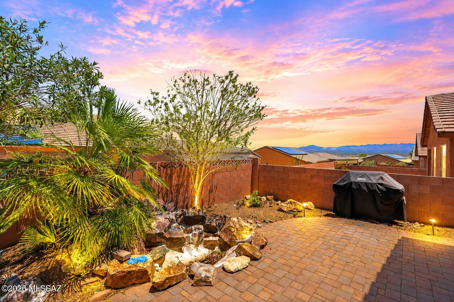 1038 W Pastora Peak Drive