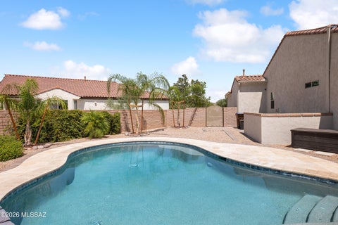Photo of 497 N Eagle Rock Drive, Green Valley, AZ 85614 (MLS # 22621458)