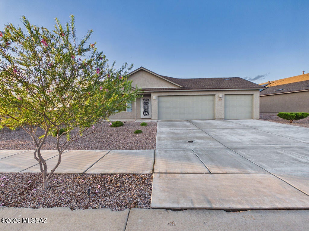 8843 E Canyon Walnut Way