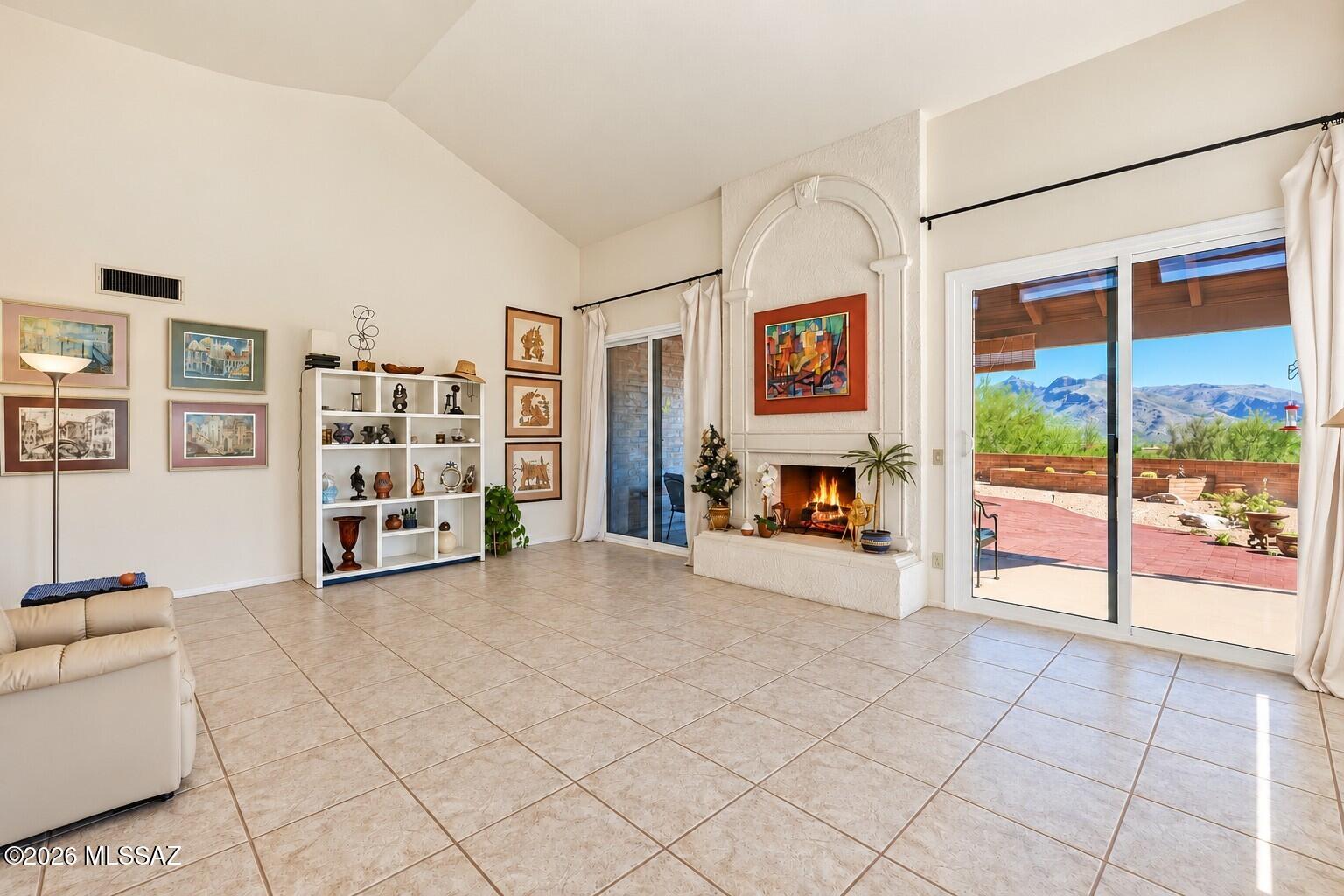 5520 N Via Velazquez