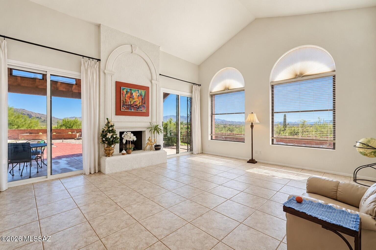 5520 N Via Velazquez