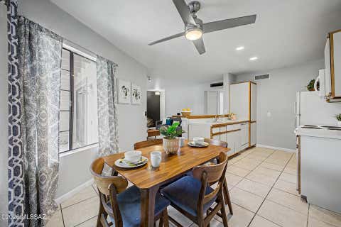 Photo of 1693 W Wood Bridge Court, Tucson, AZ 85746 (MLS # 22619764)