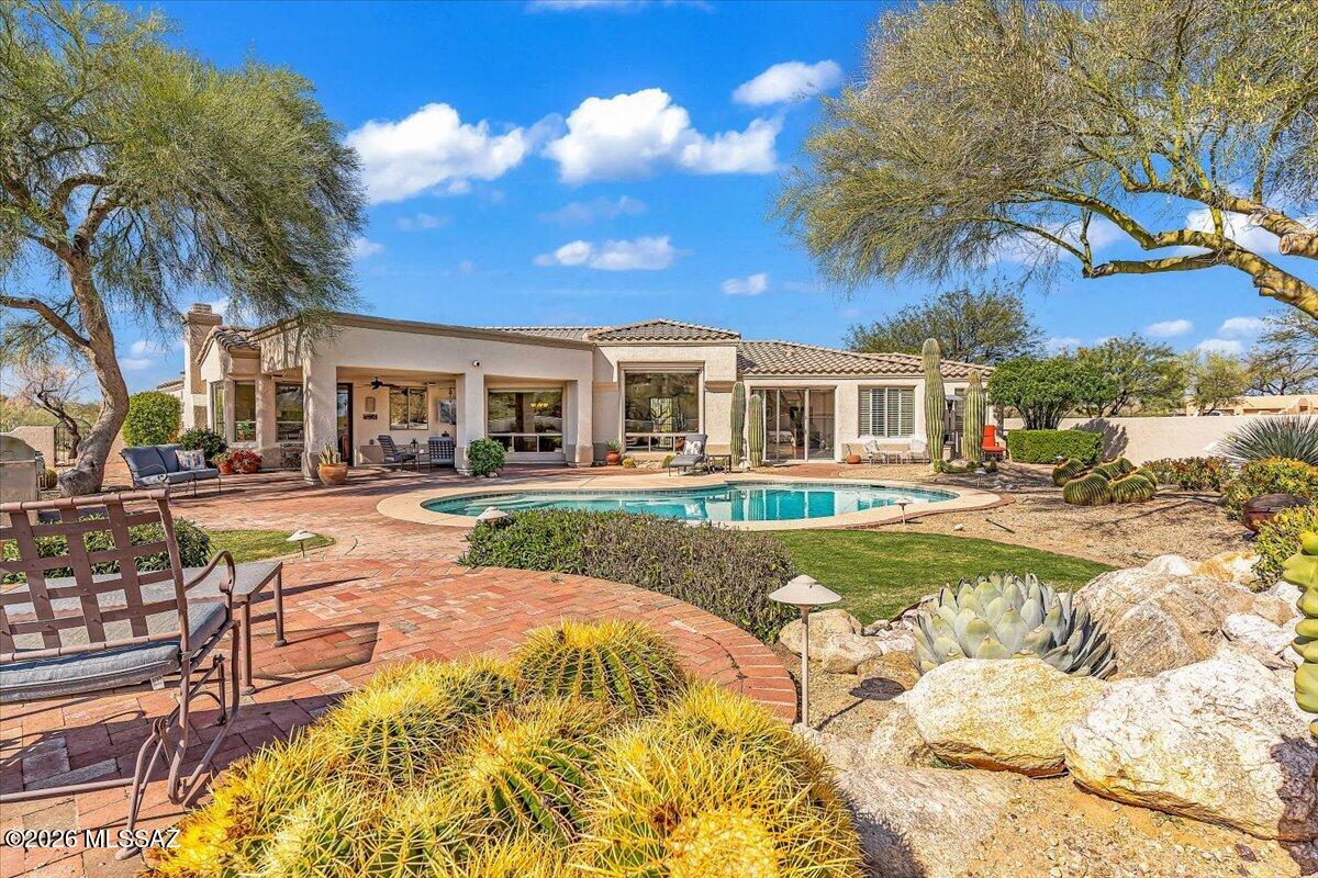 1153 W Saddlehorn Drive