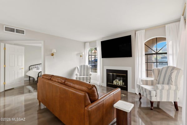 101 S PLAYERS CLUB DR APT 22104, TUCSON, AZ 85745 - Image f81be4e1efbbc7b5c1c8731e80cbcaee/141756399