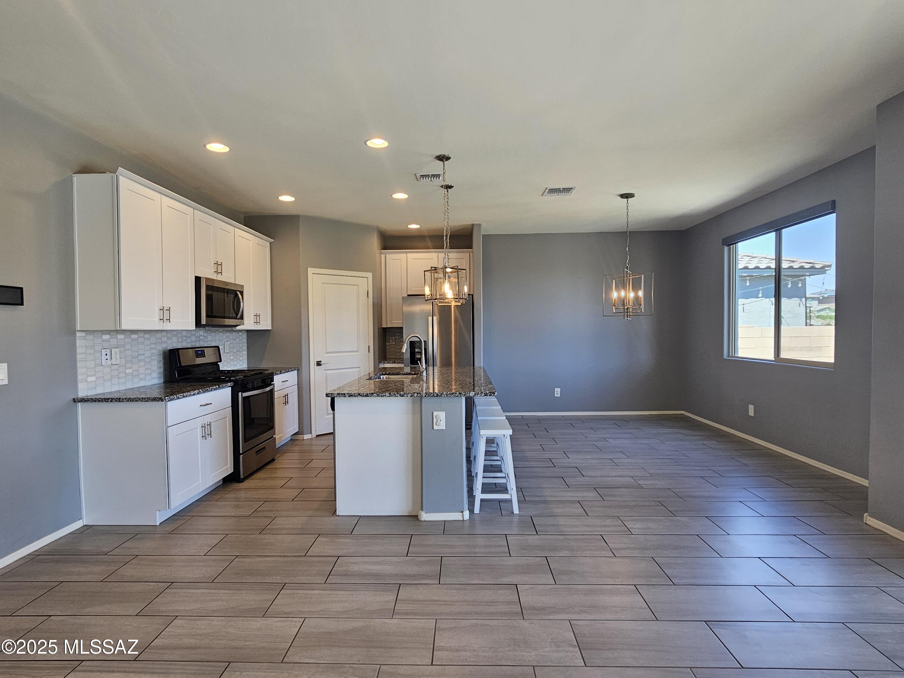 Gladden Farms BLK 10 (1-84) - Residential Lease