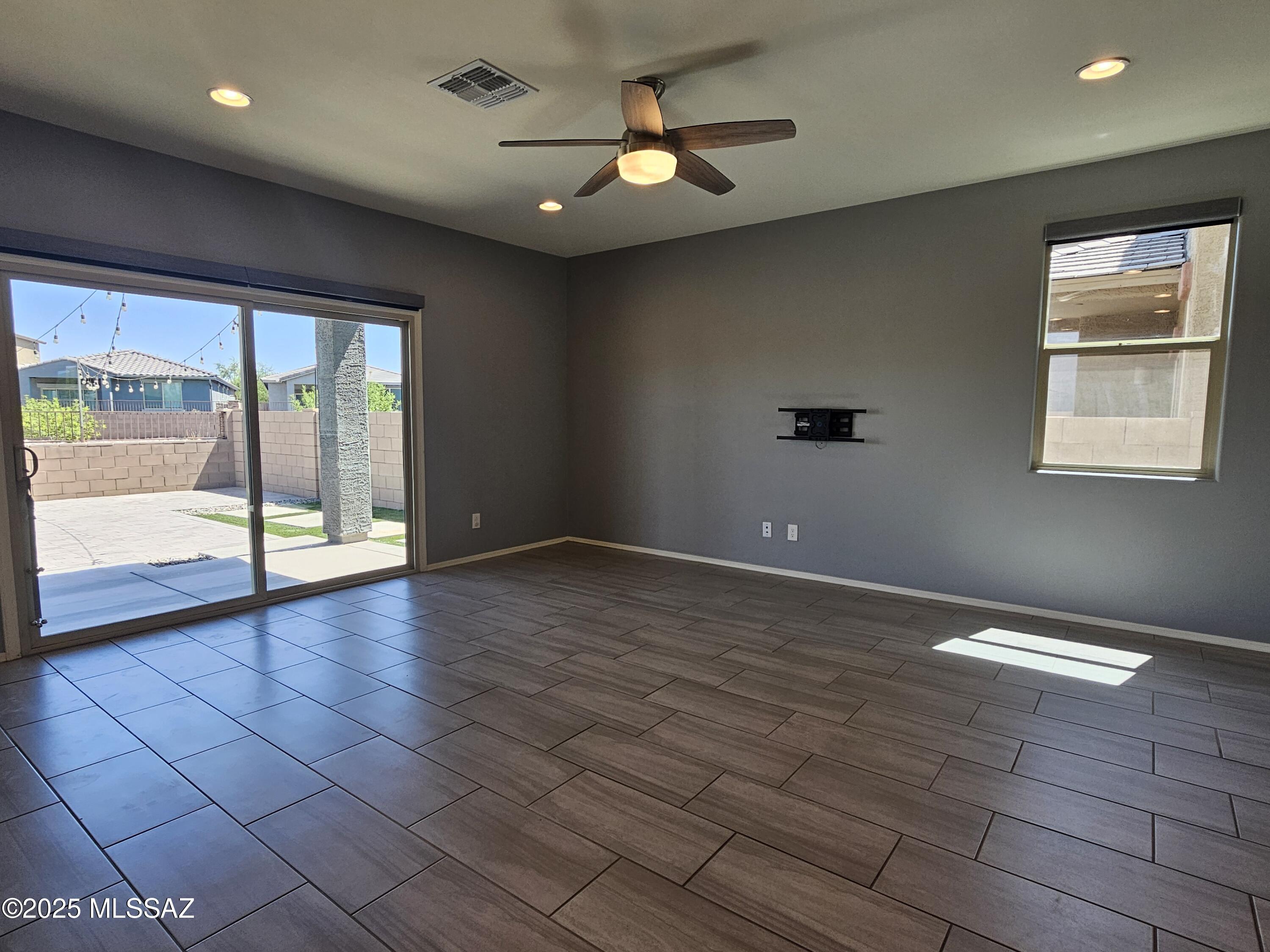 Gladden Farms BLK 10 (1-84) - Residential Lease