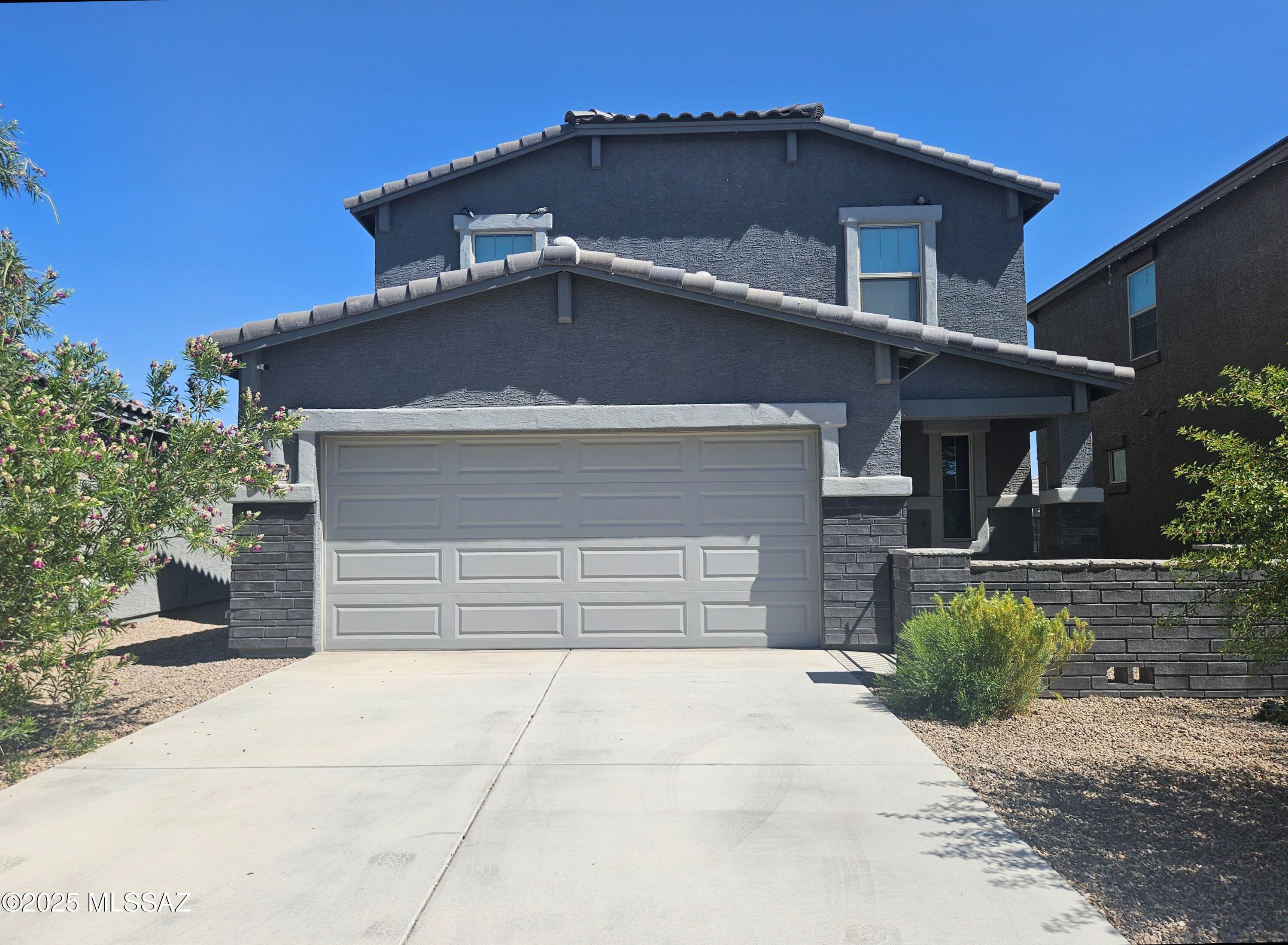 Gladden Farms BLK 10 (1-84) - Residential Lease