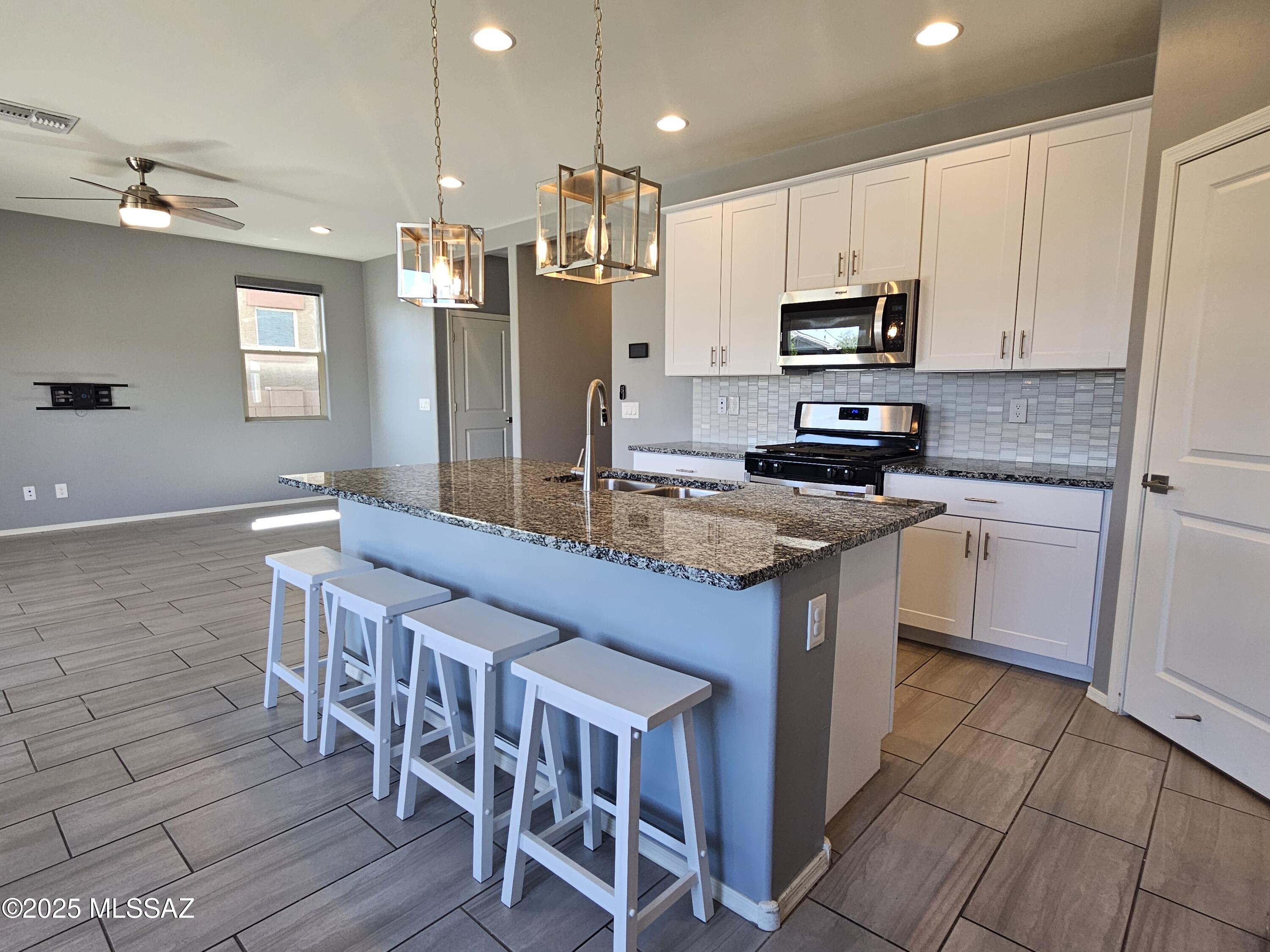 Gladden Farms BLK 10 (1-84) - Residential Lease