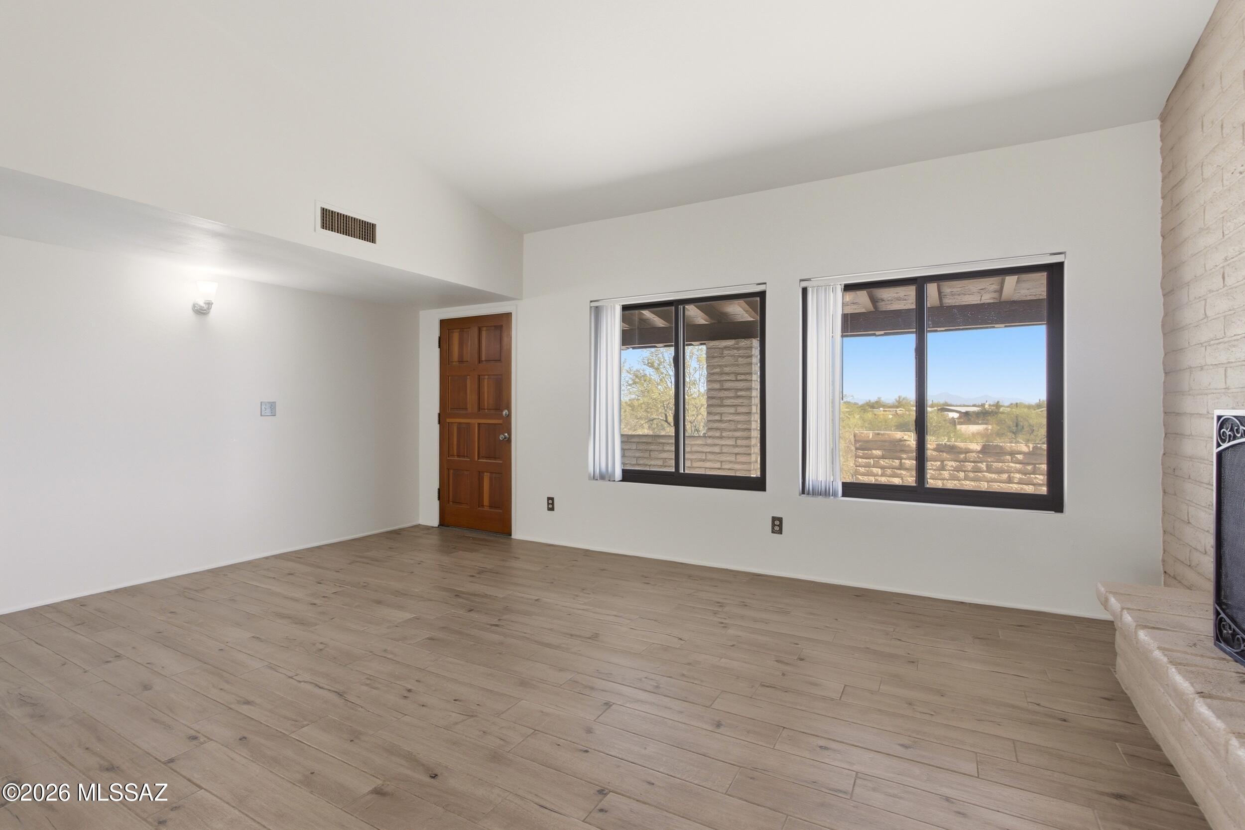 Tres Lomas (1-147) - Residential