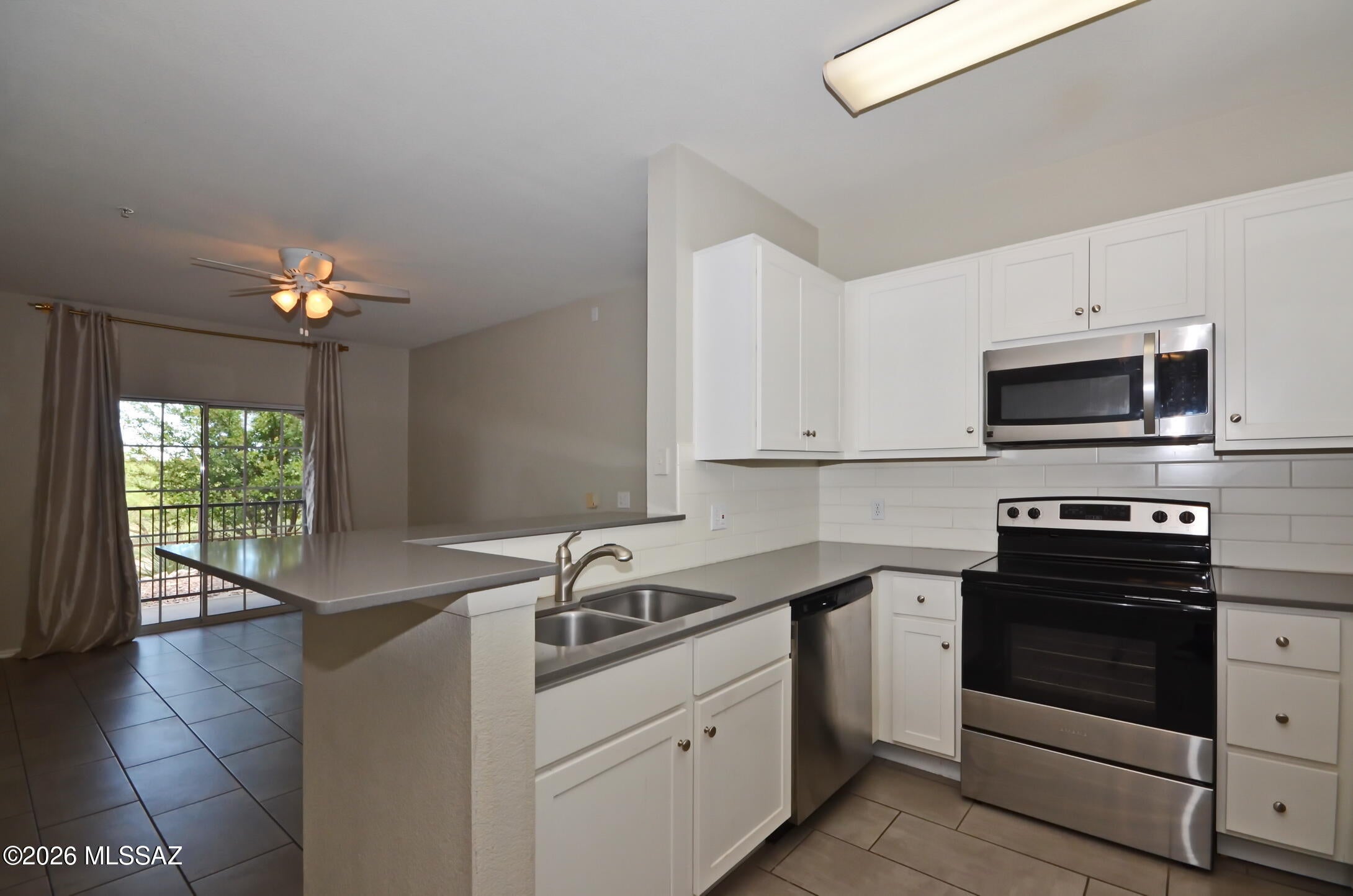 1500 E Pusch Wilderness Drive 7102