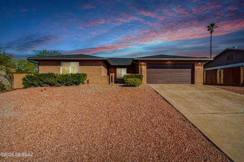 Photo of 1717 S Burning Tree Avenue, Tucson, AZ 85710 (MLS # 22603602)