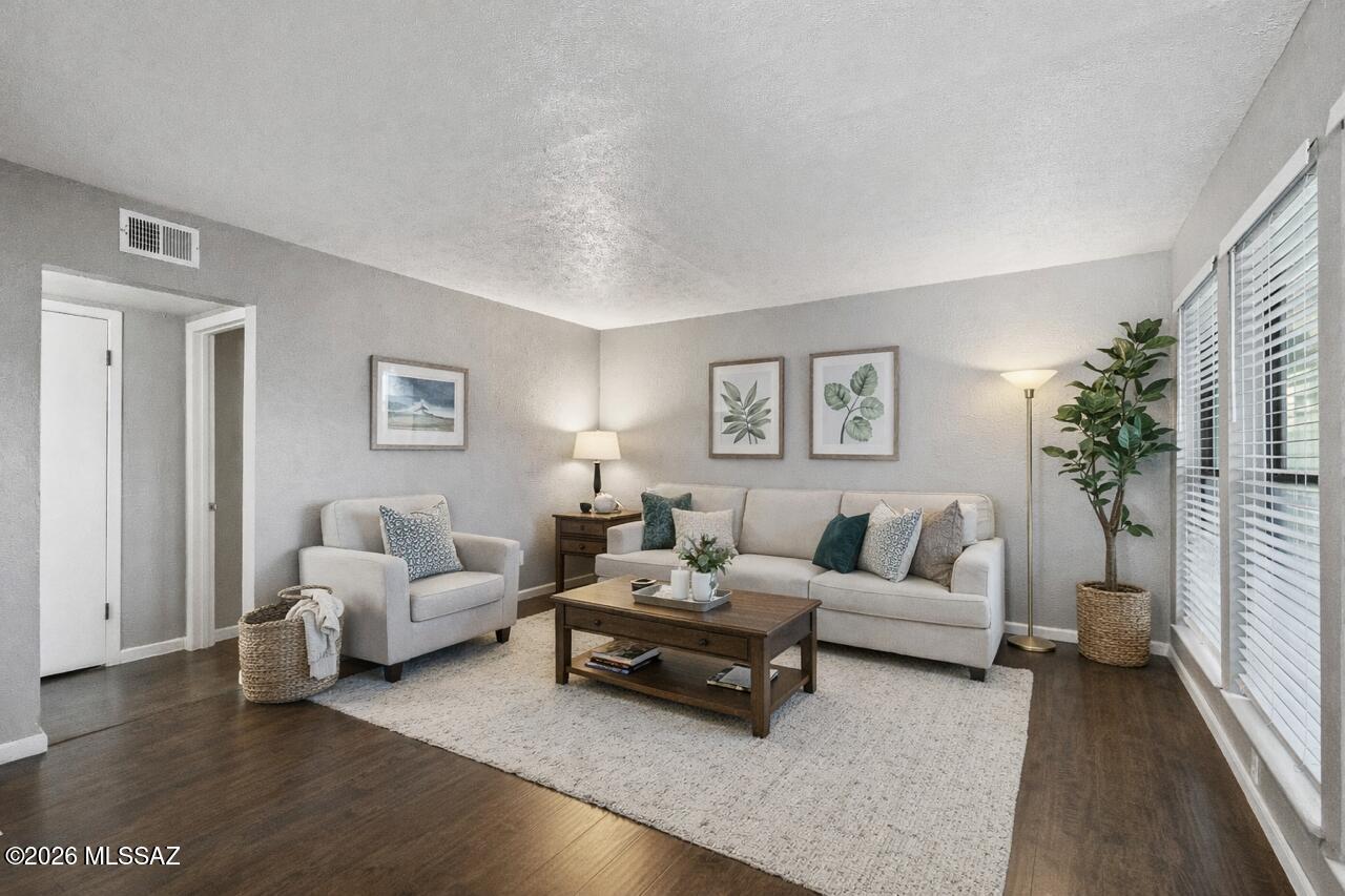 1620 N Wilmot Road UNIT S435