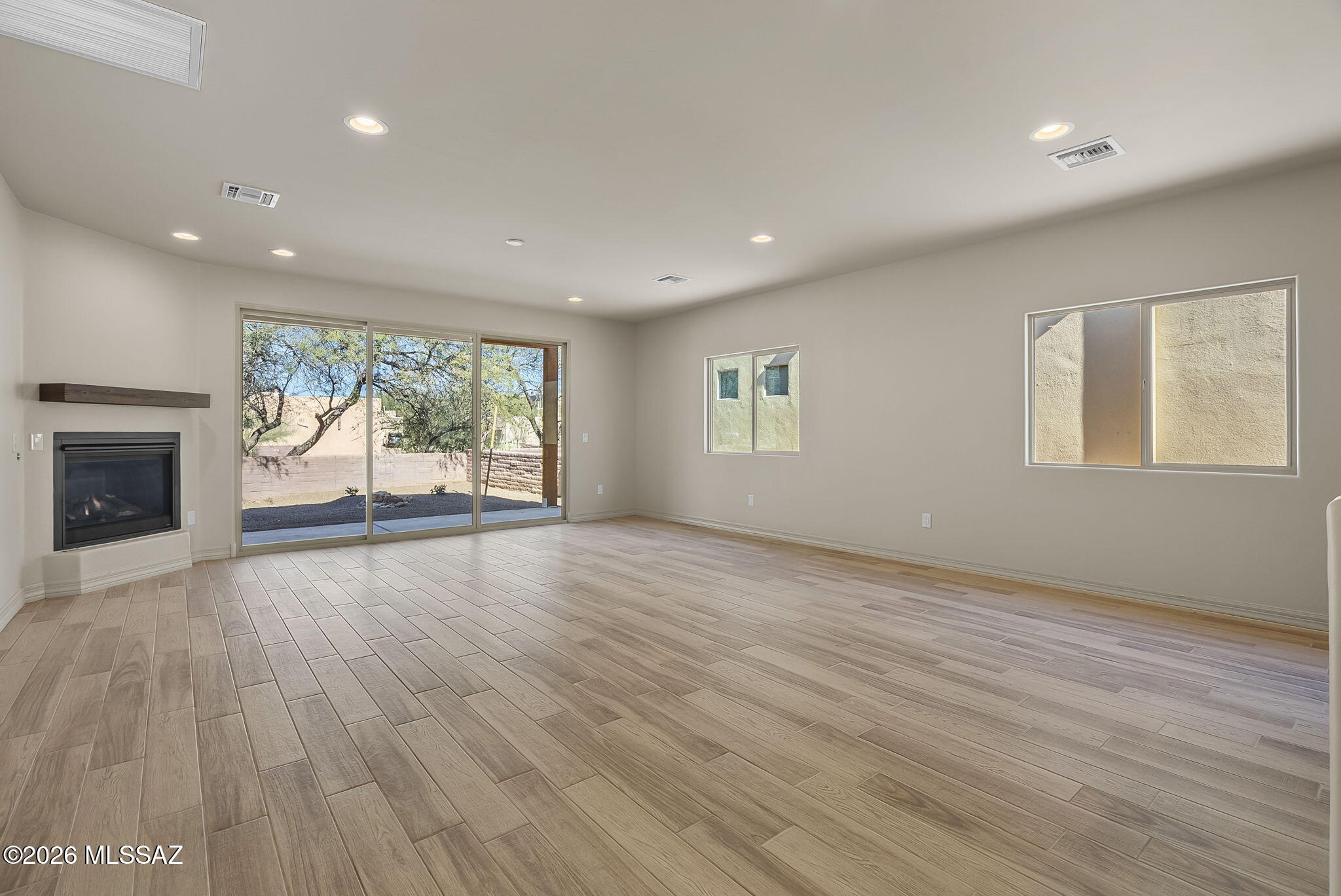 Barrio Trails Head - Residential