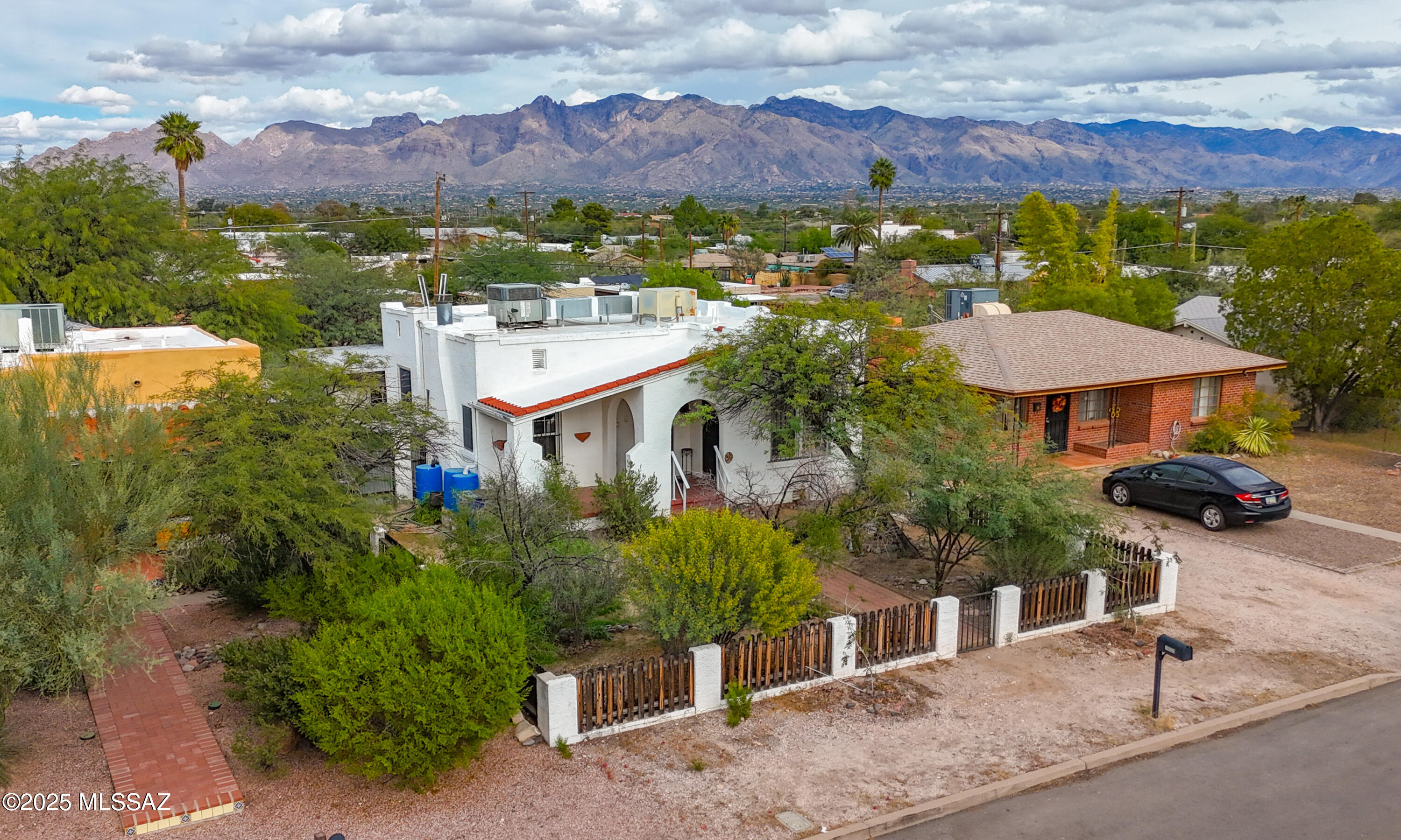 1033 E Waverly Street