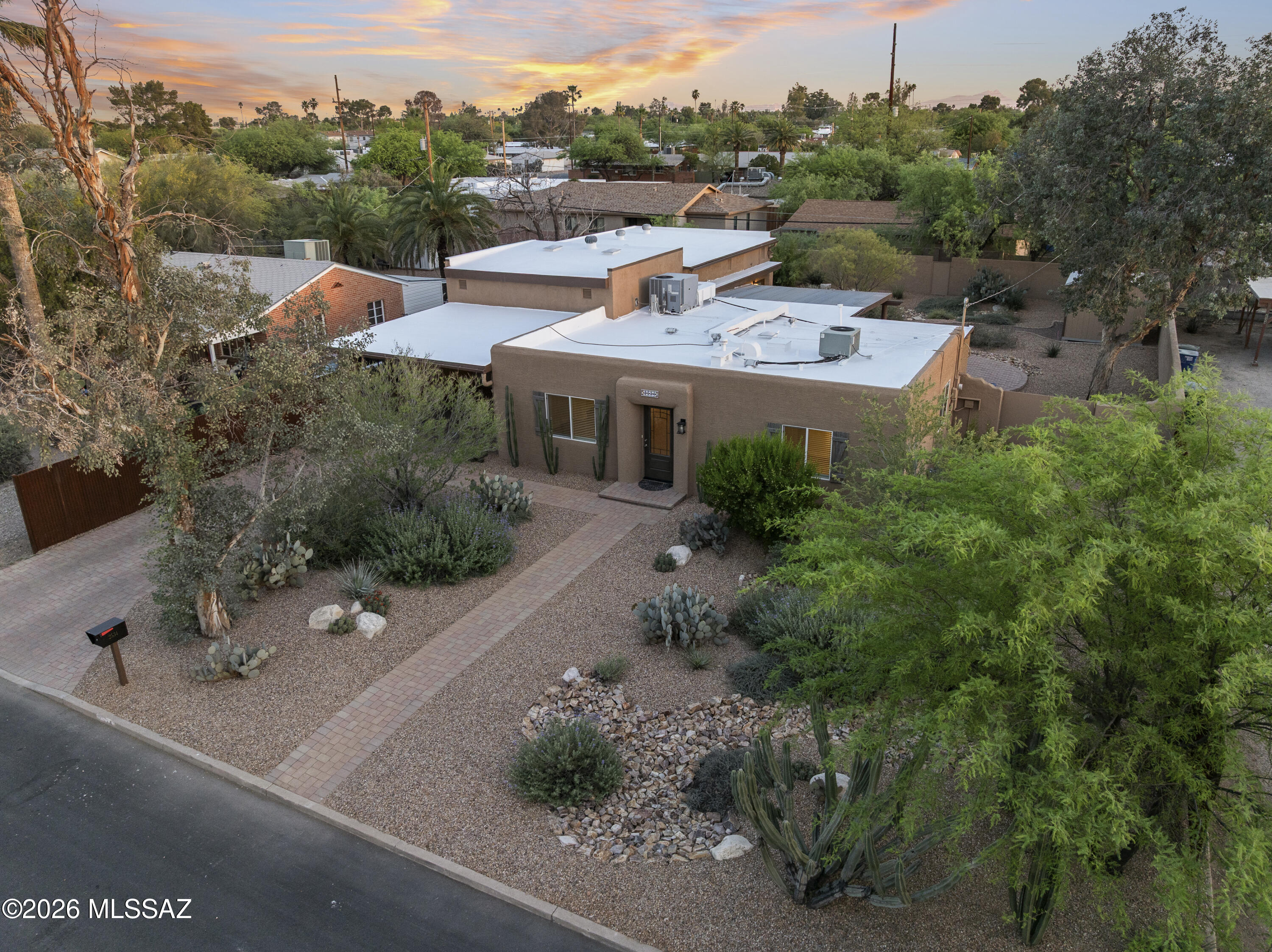 2534 E Florence Drive