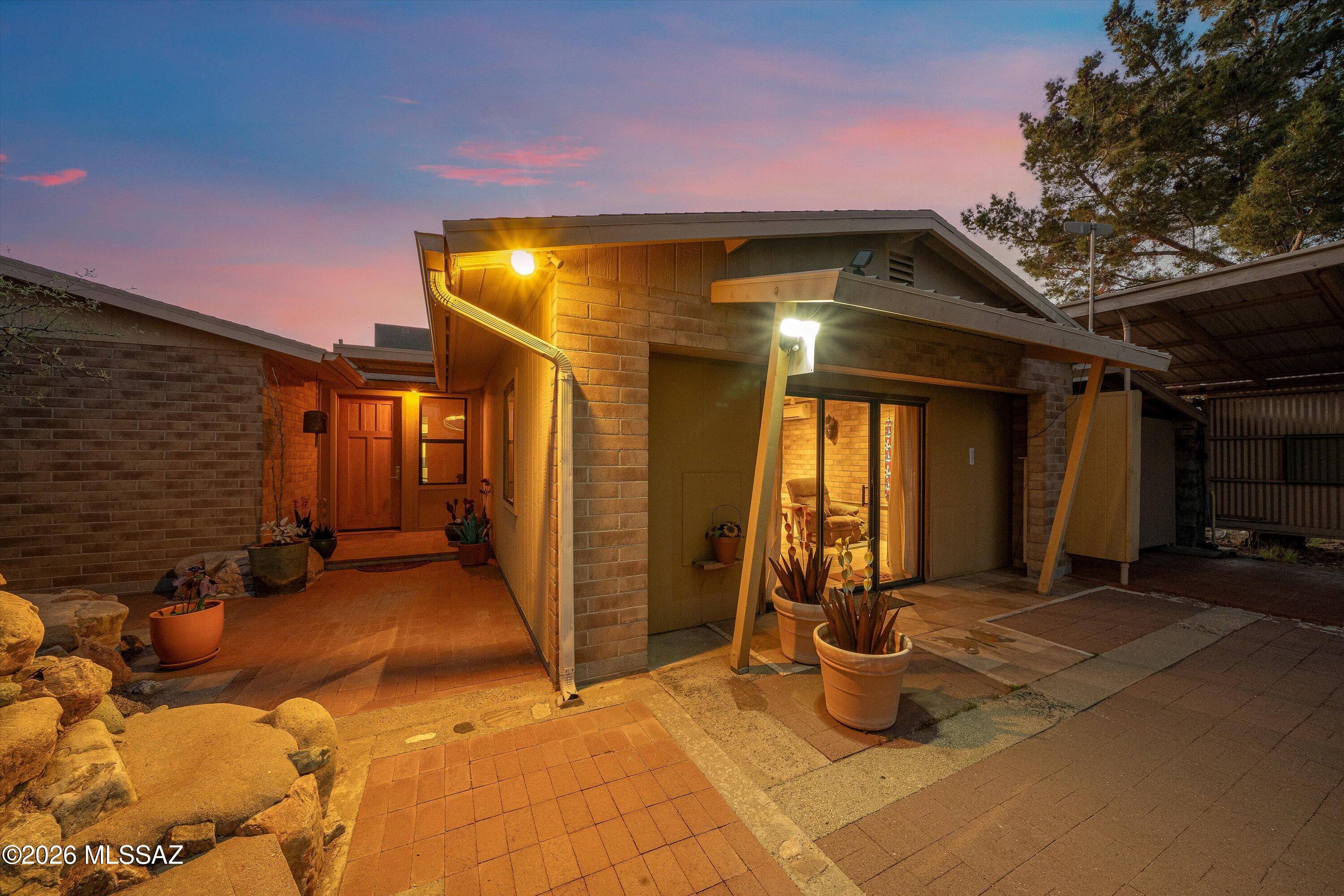 1450 W Linda Vista Road