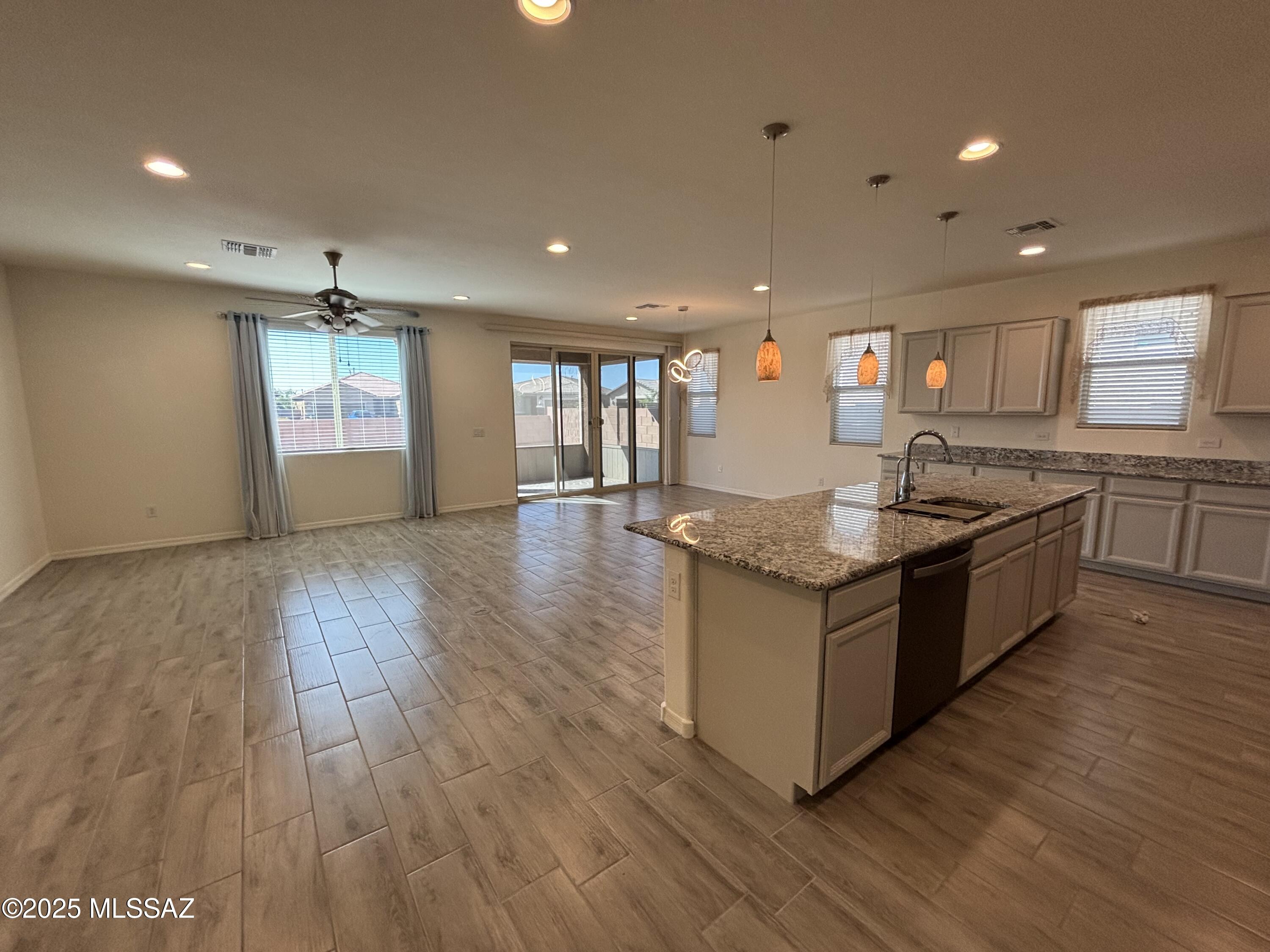 3772 W Desert Totem Lane