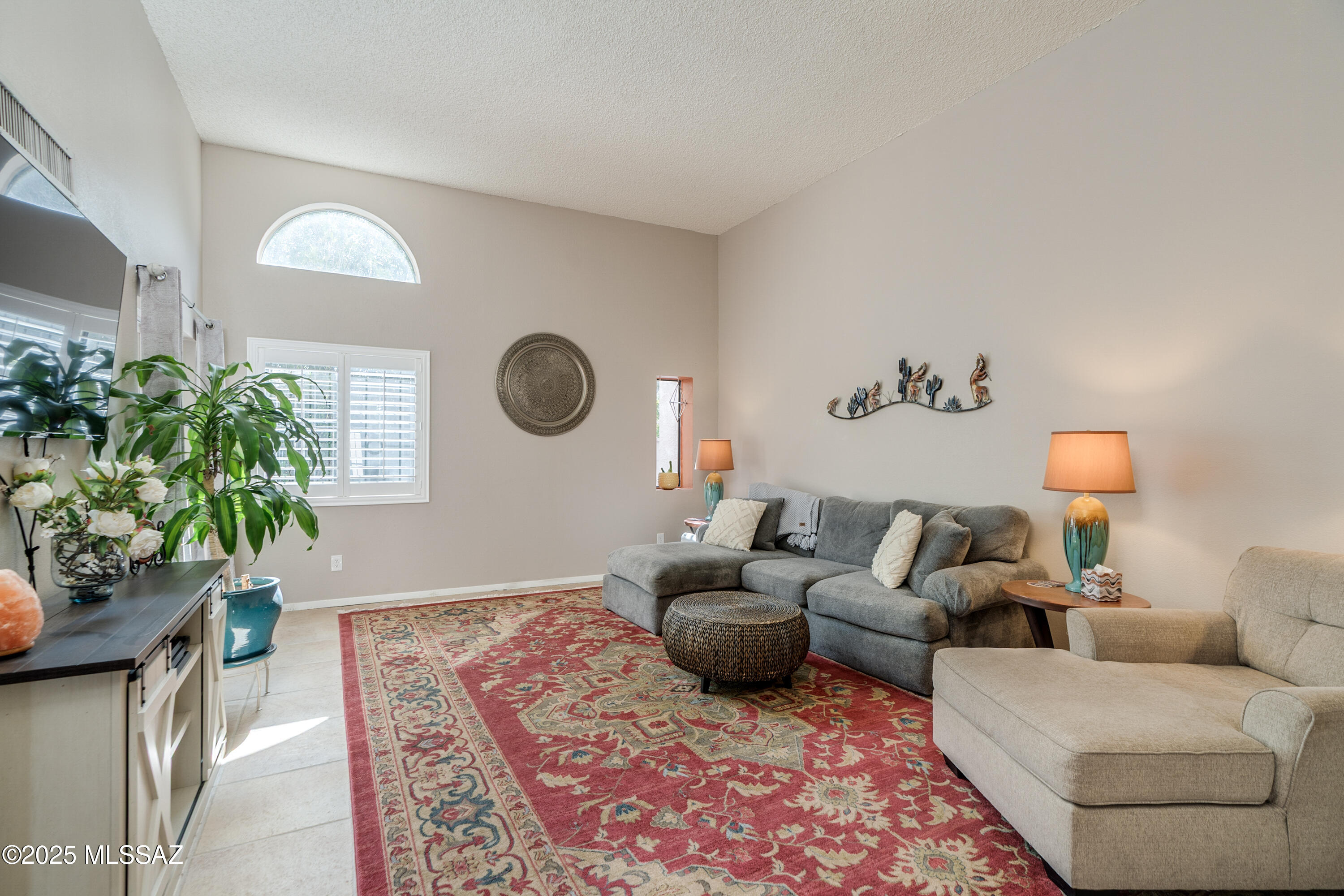 2885 E Weymouth Circle