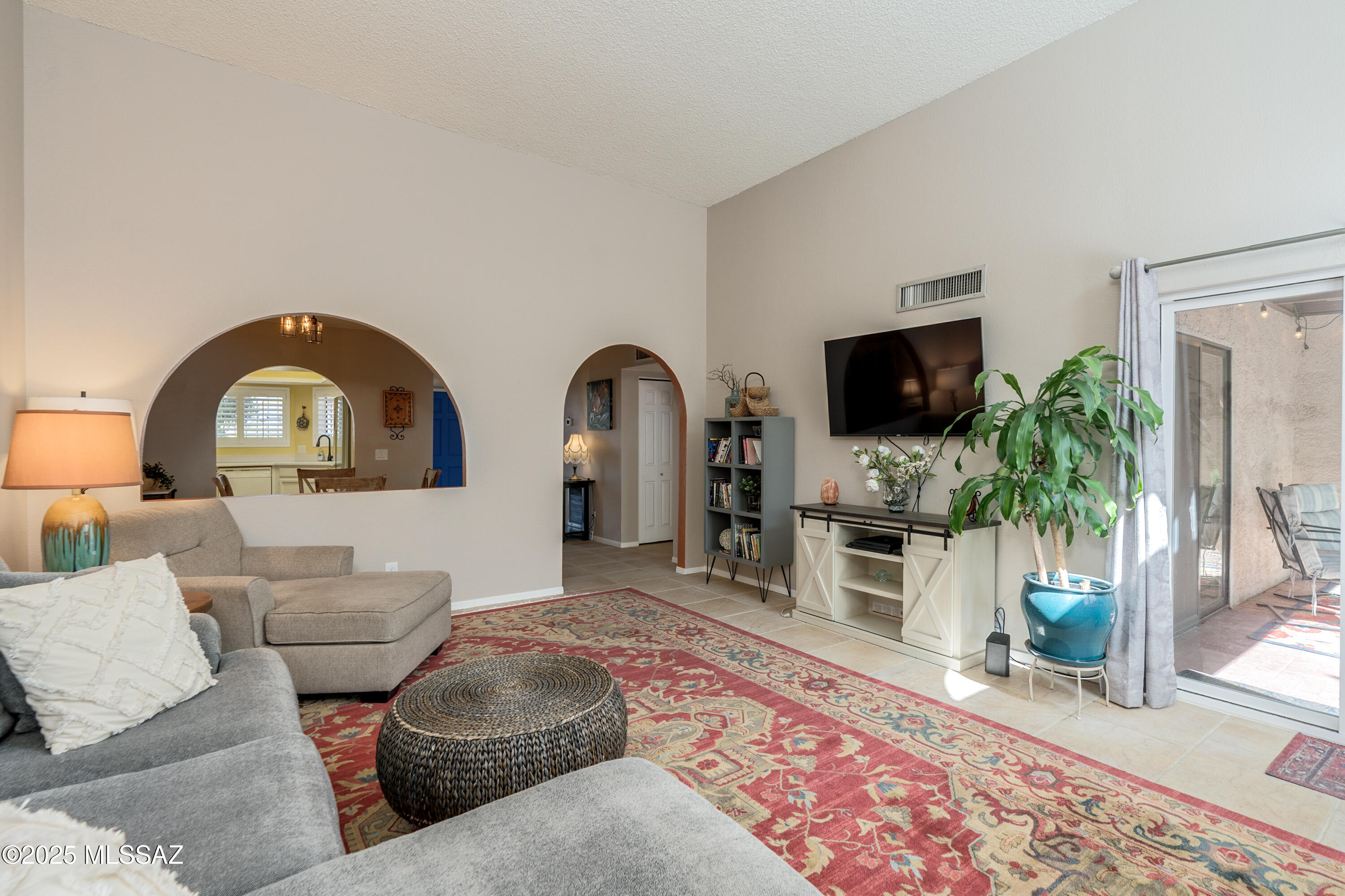 2885 E Weymouth Circle