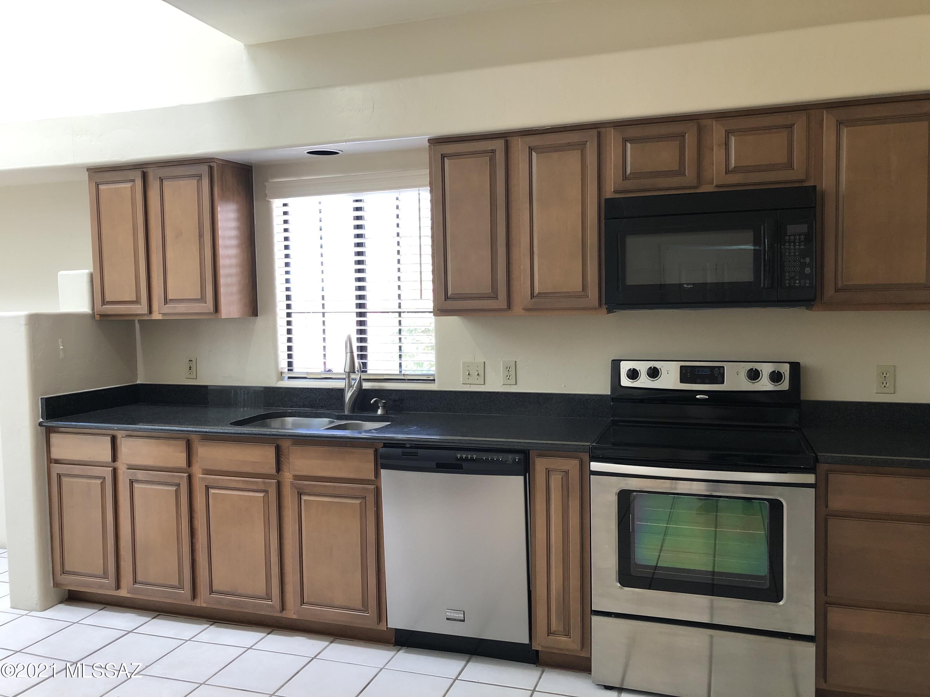 River At North Campbell (1-59) - Residential Lease