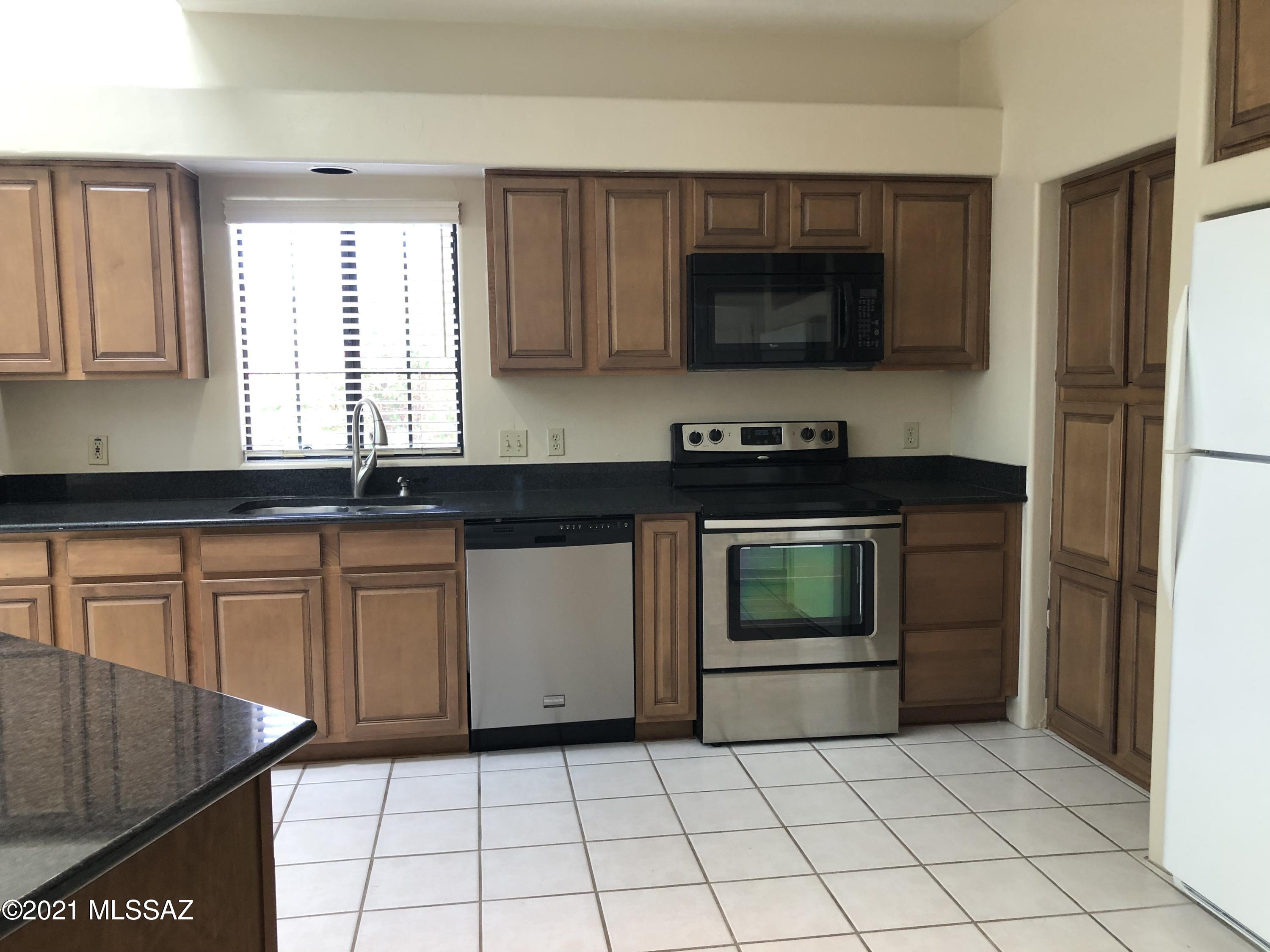 River At North Campbell (1-59) - Residential Lease