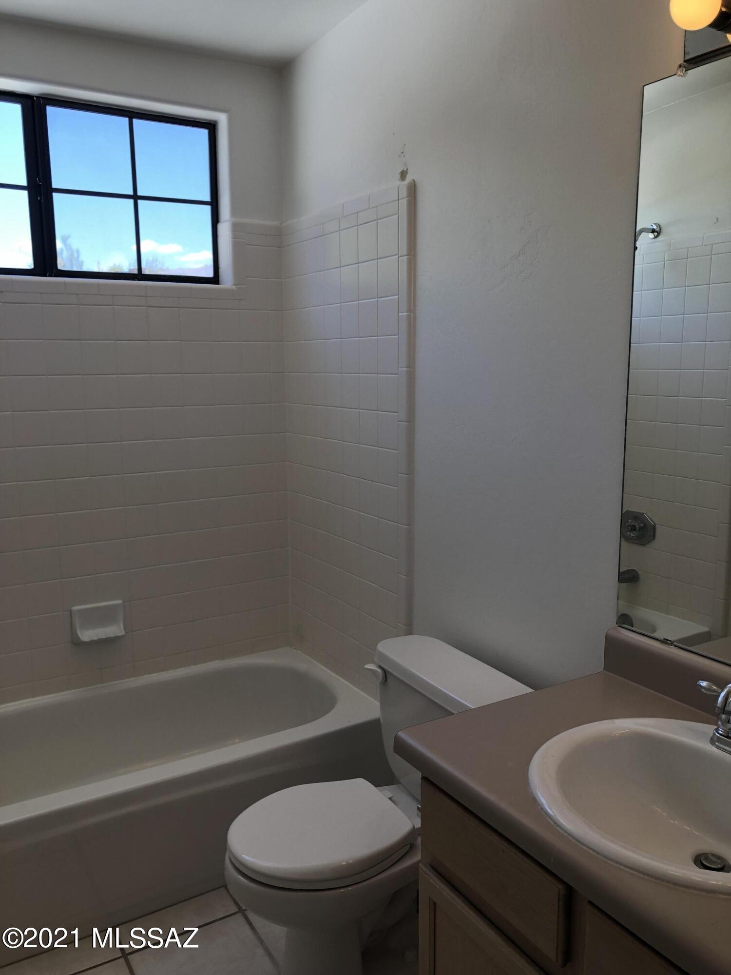River At North Campbell (1-59) - Residential Lease